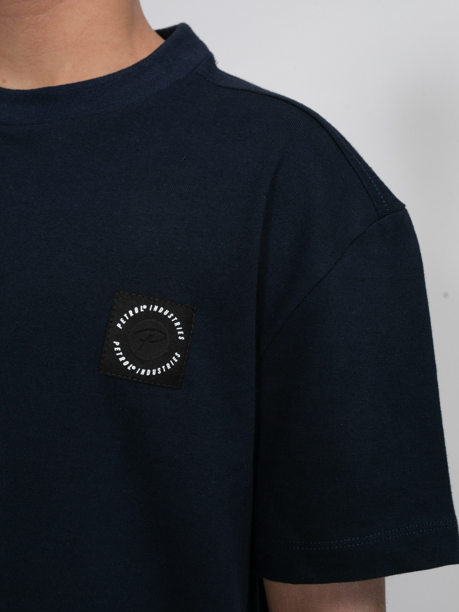 Petrol Industries T-shirt met reliëf op de borst