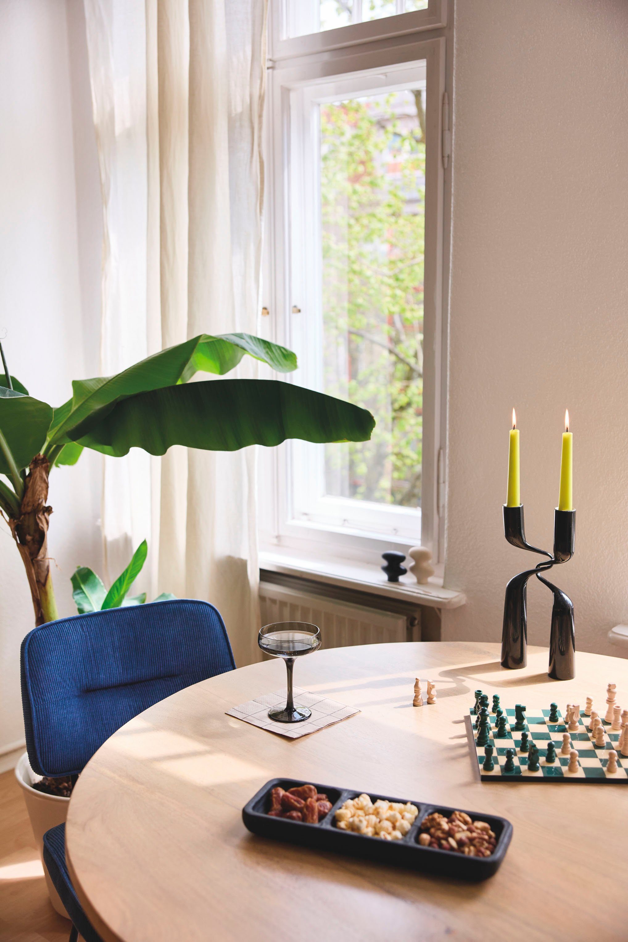 TOM TAILOR HOME Eettafel Ribbed Side Table High met kolomvoet in extravagante ribbel-look