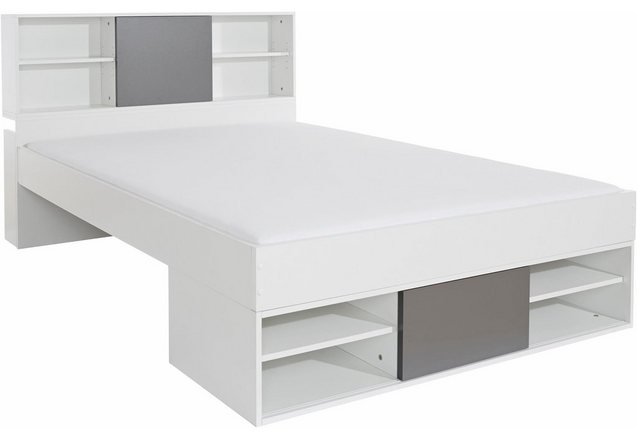 Bed met bergruimte zonder lades. Bed met bergruimte zonder lades.