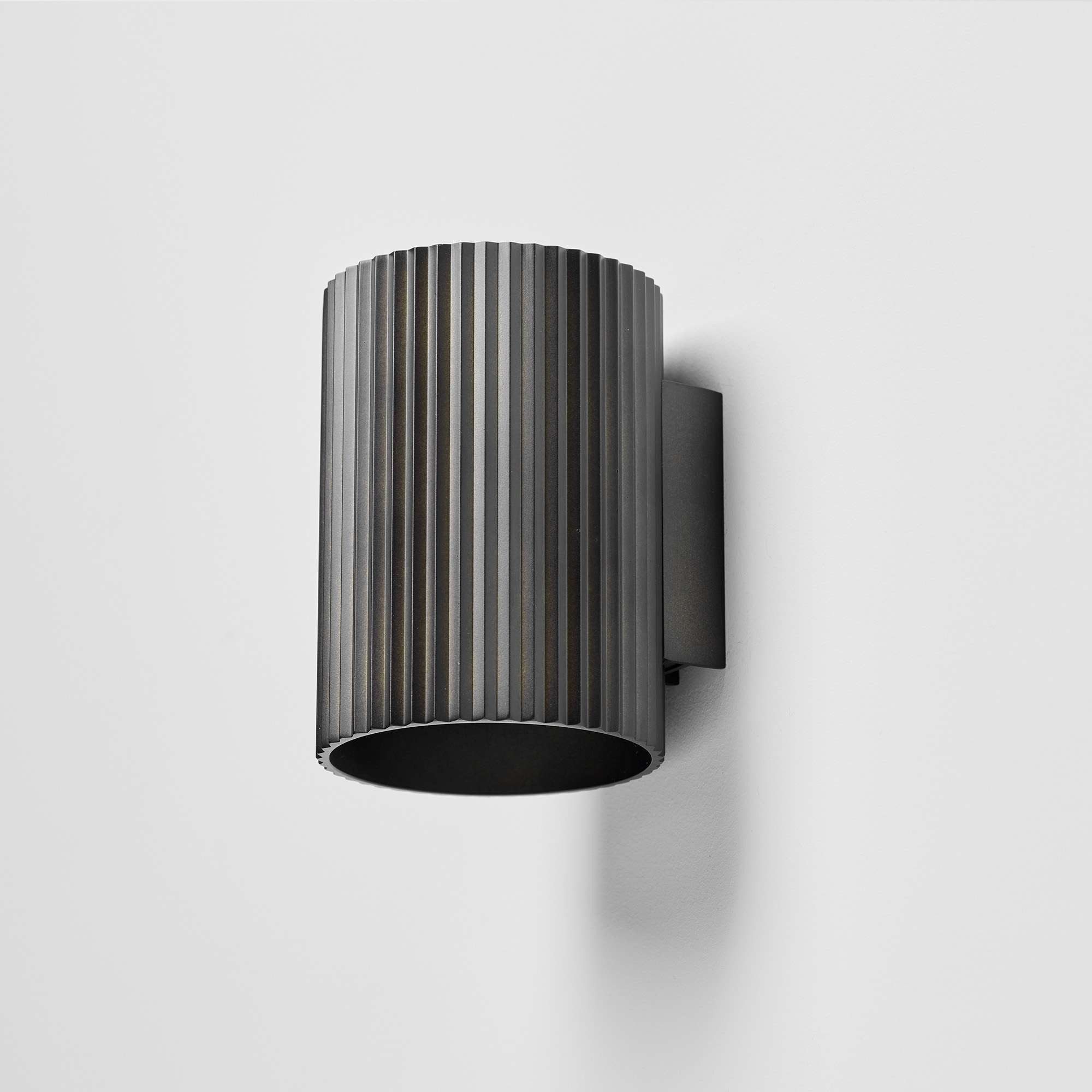 Loevschall Wandlamp Sekvens, moderne wandlamp, op-/aflicht, Deens ontwerp (1 stuk)