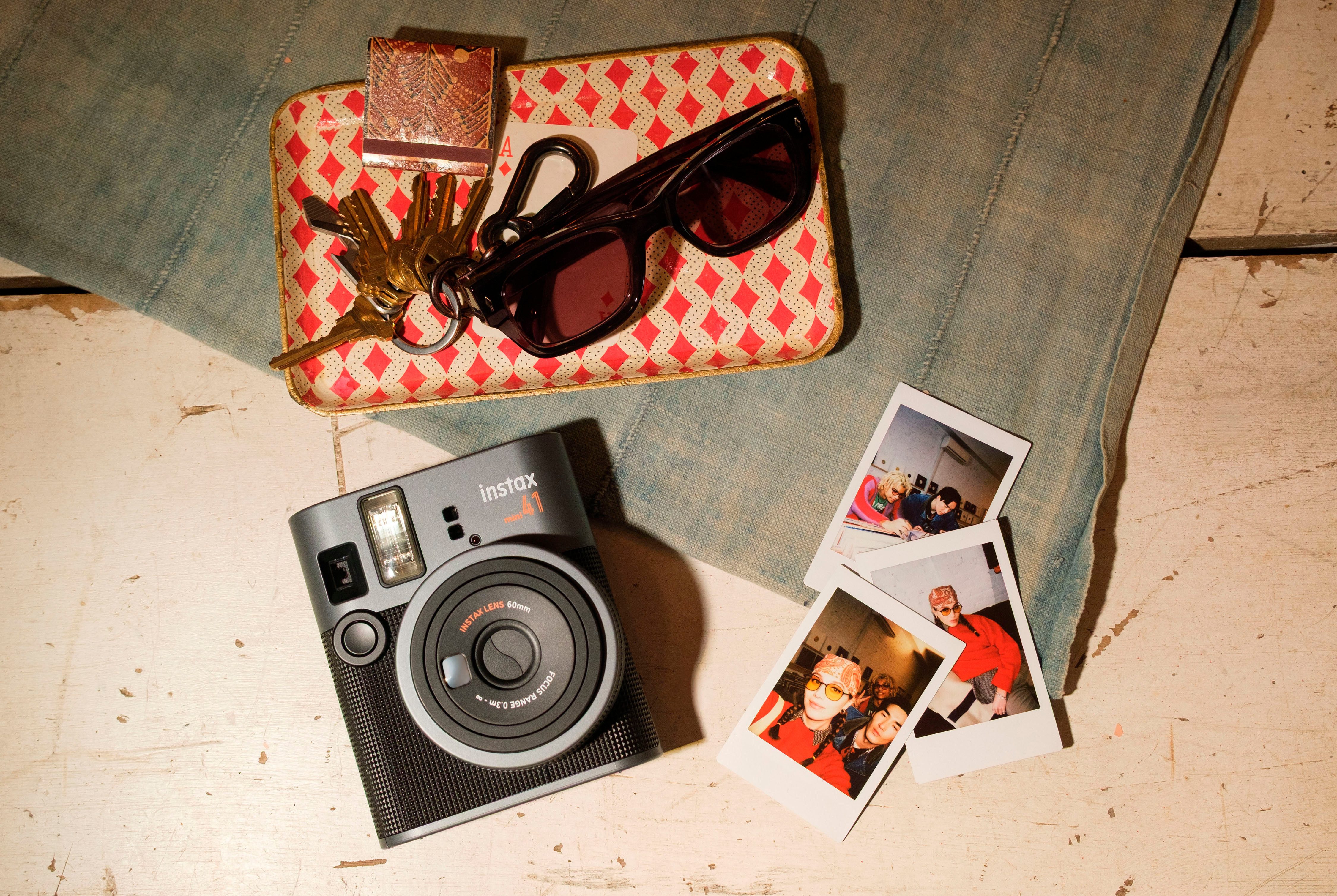 FUJIFILM Instant camera Instax mini 41