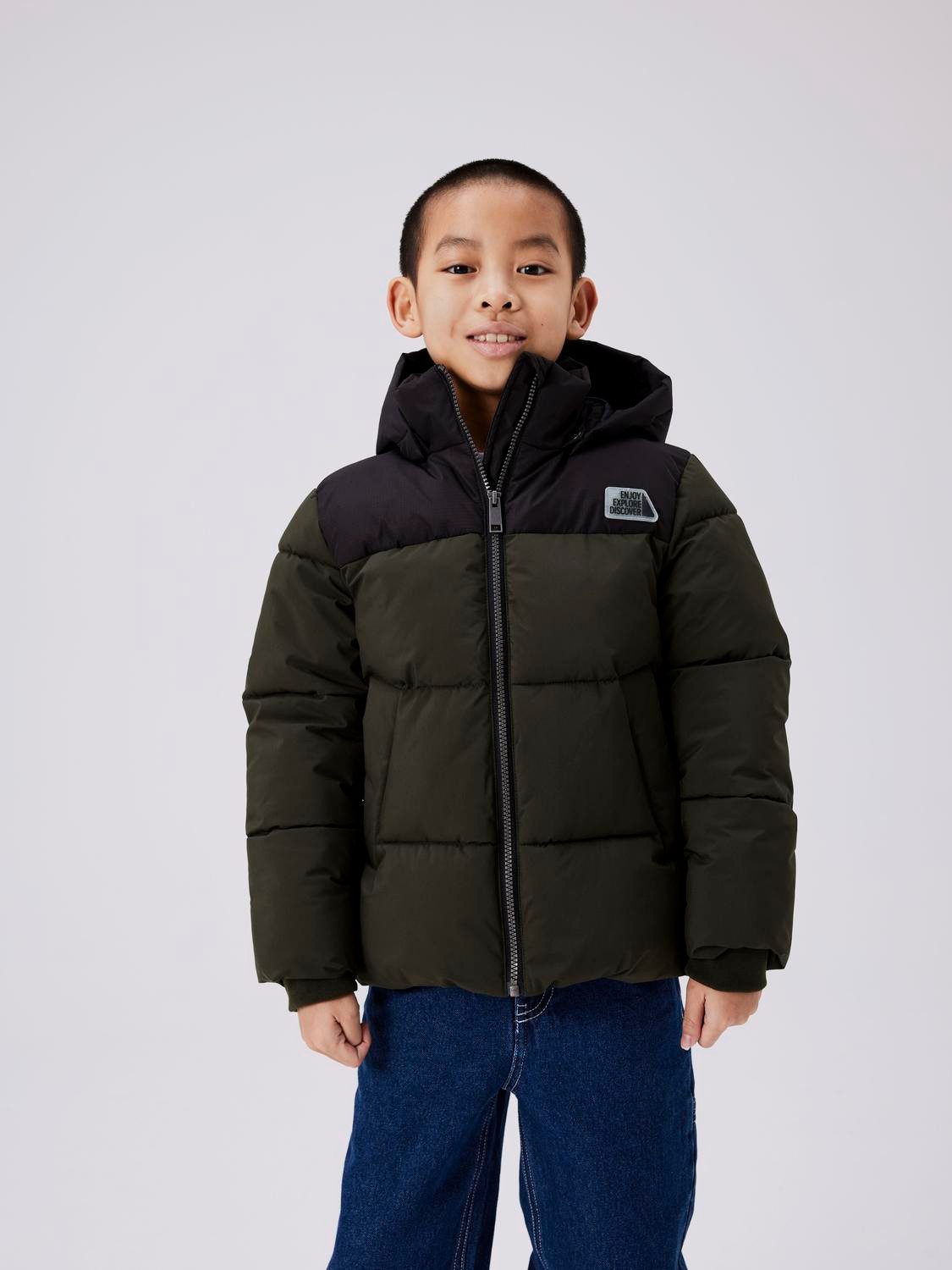 NAME IT KIDS gewatteerde winterjas NKMMORNING donkergroen zwart
