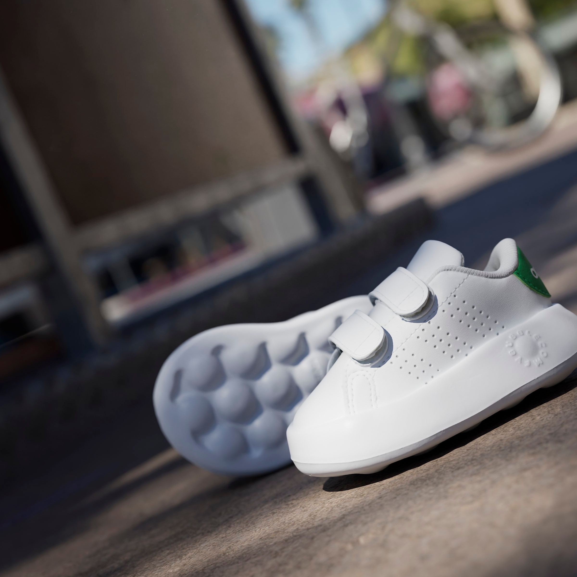 adidas Sportswear Klittenbandschoenen ADVANTAGE KIDS Ontwerp geïnspireerd door de adidas Stan Smith, voor kinderen