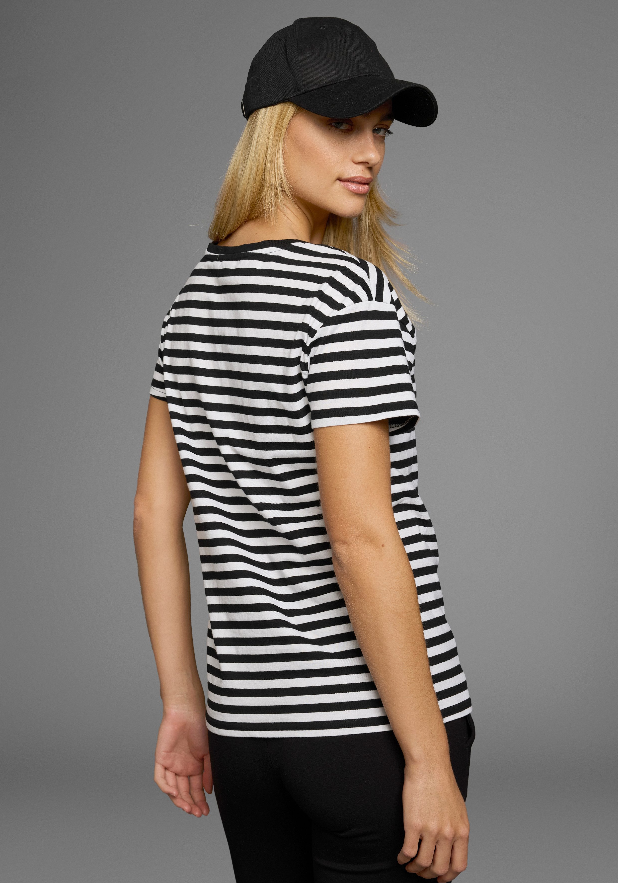 AJC T-shirt Korte mouwen, getailleerde snit, gestreept, ronde hals