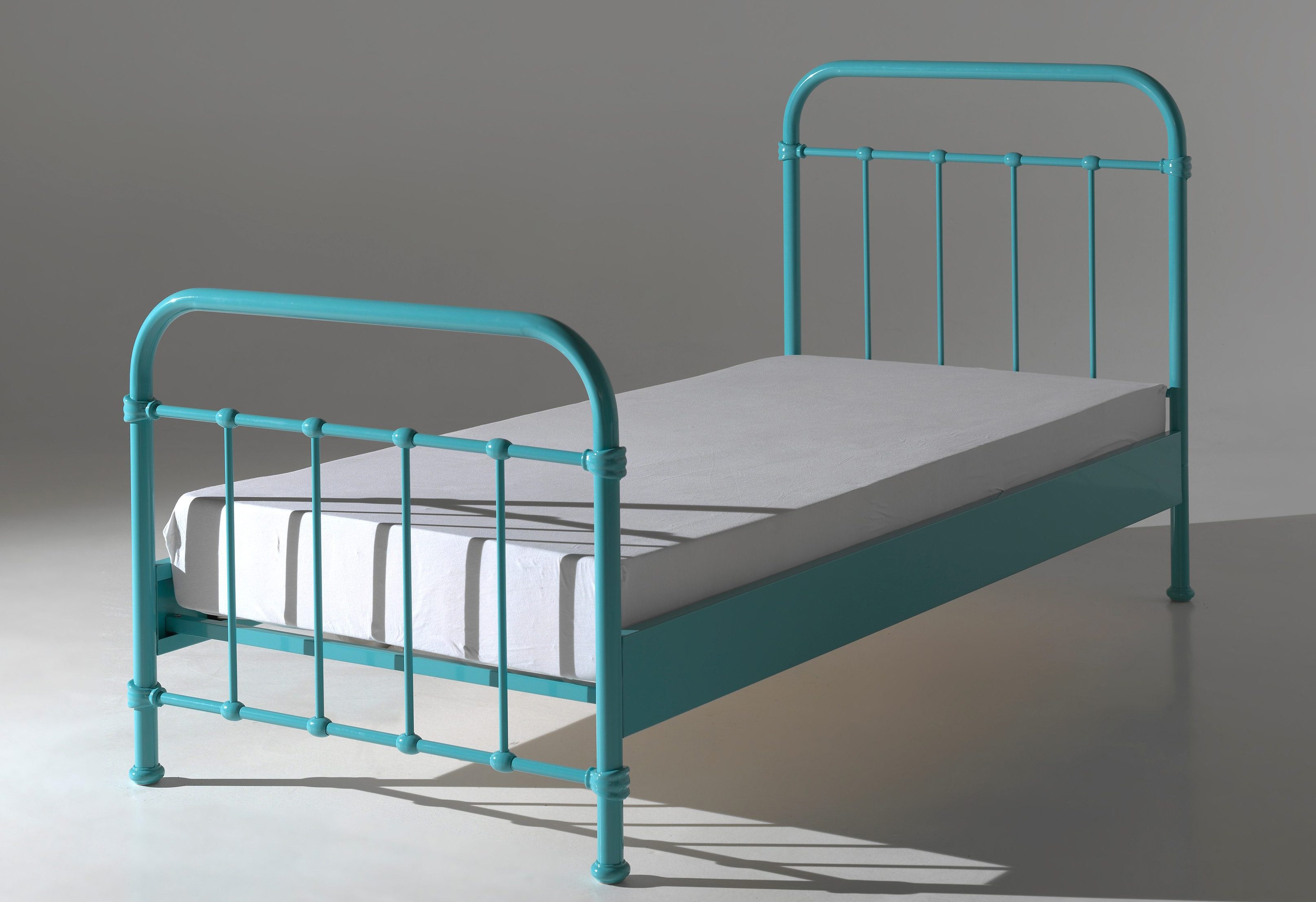 Vipack 1-persoonsledikant New York, bedframe metaal, poedergecoat, in tijdloos ontwerp