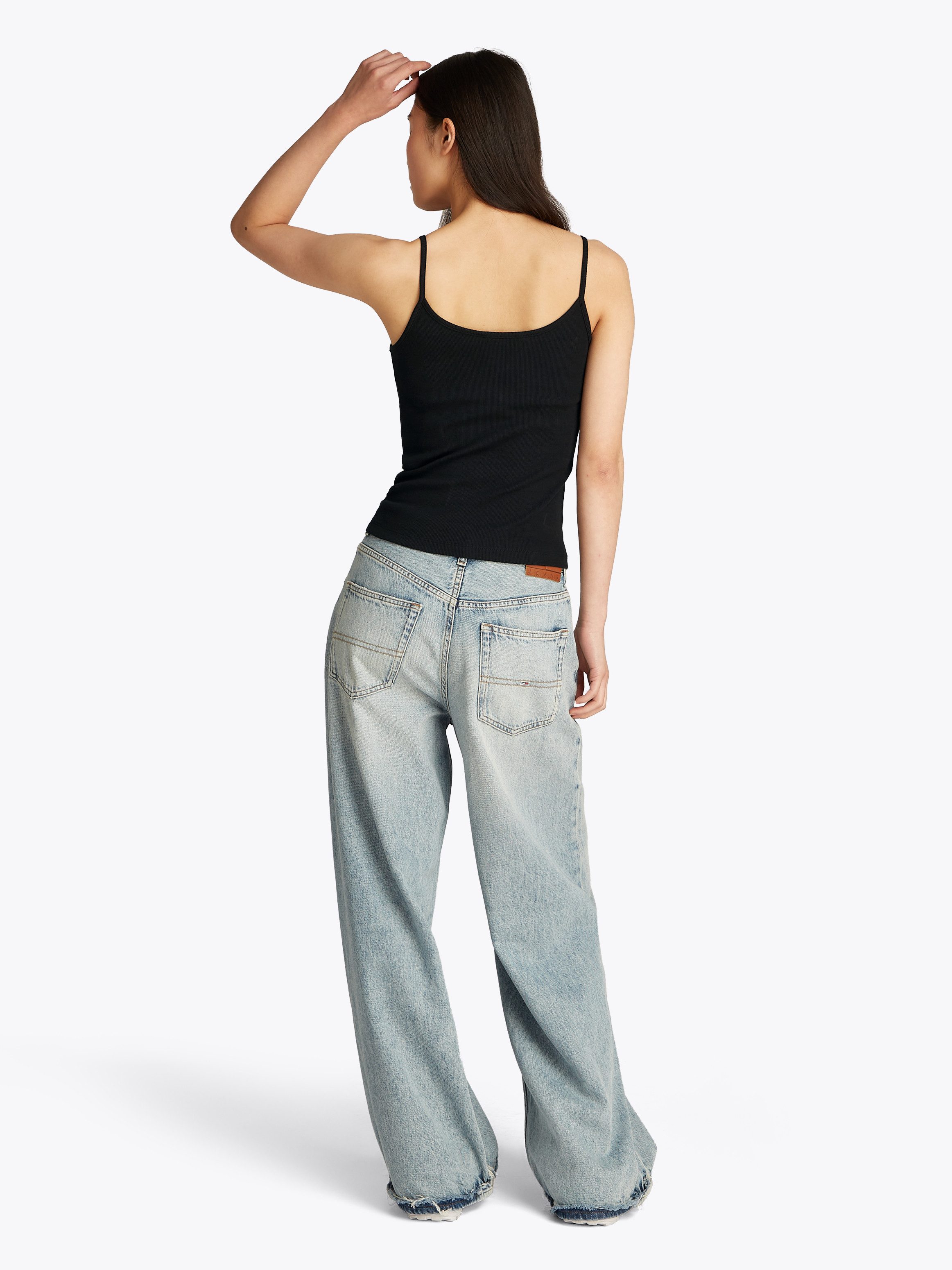 TOMMY JEANS Top met spaghettibandjes TJW SCRIPT STRAPPY TOP in riblook, met logo-opdruk