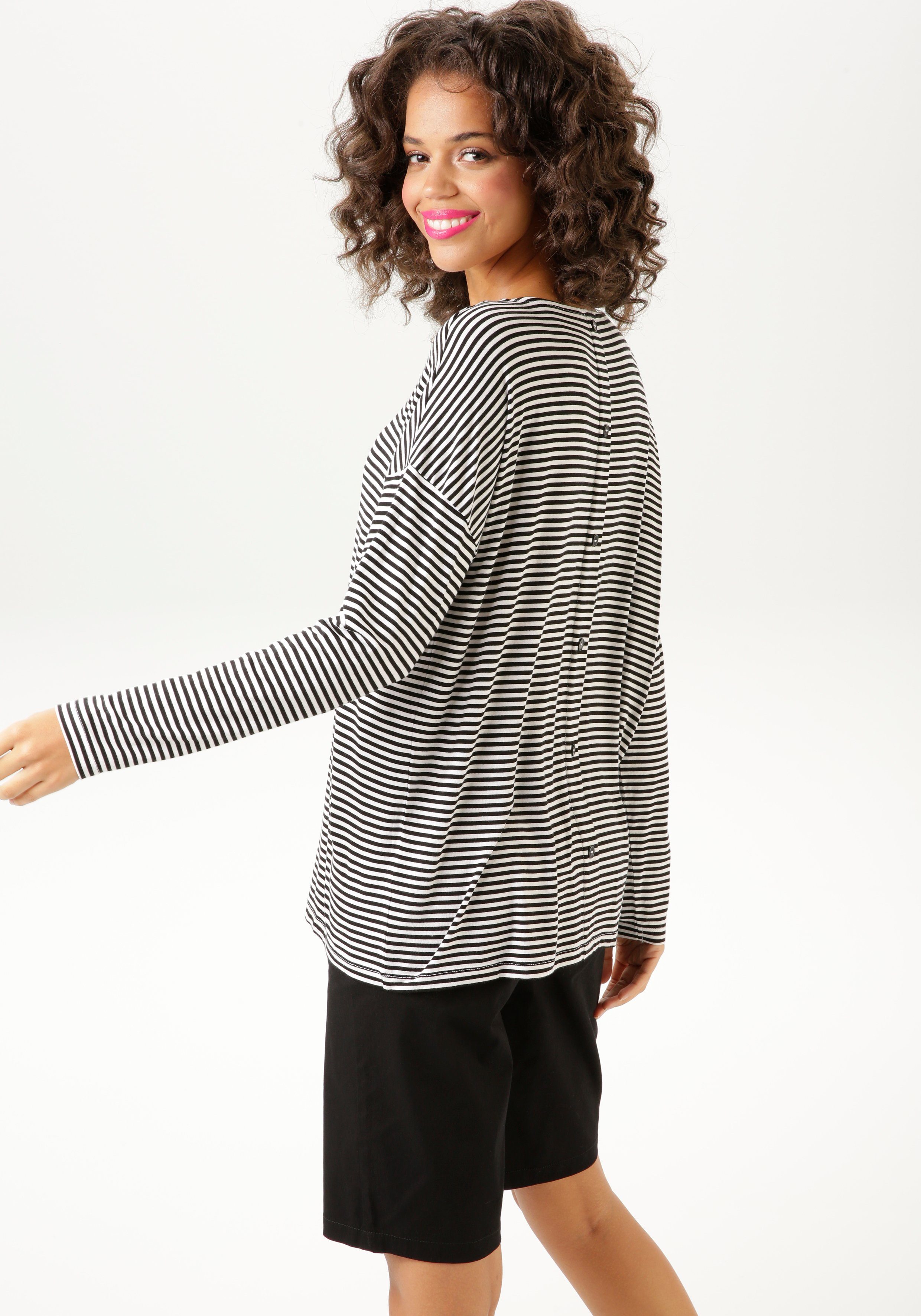 Aniston CASUAL Shirt met lange mouwen de clou: de nep-knopenrij aan de achterkant