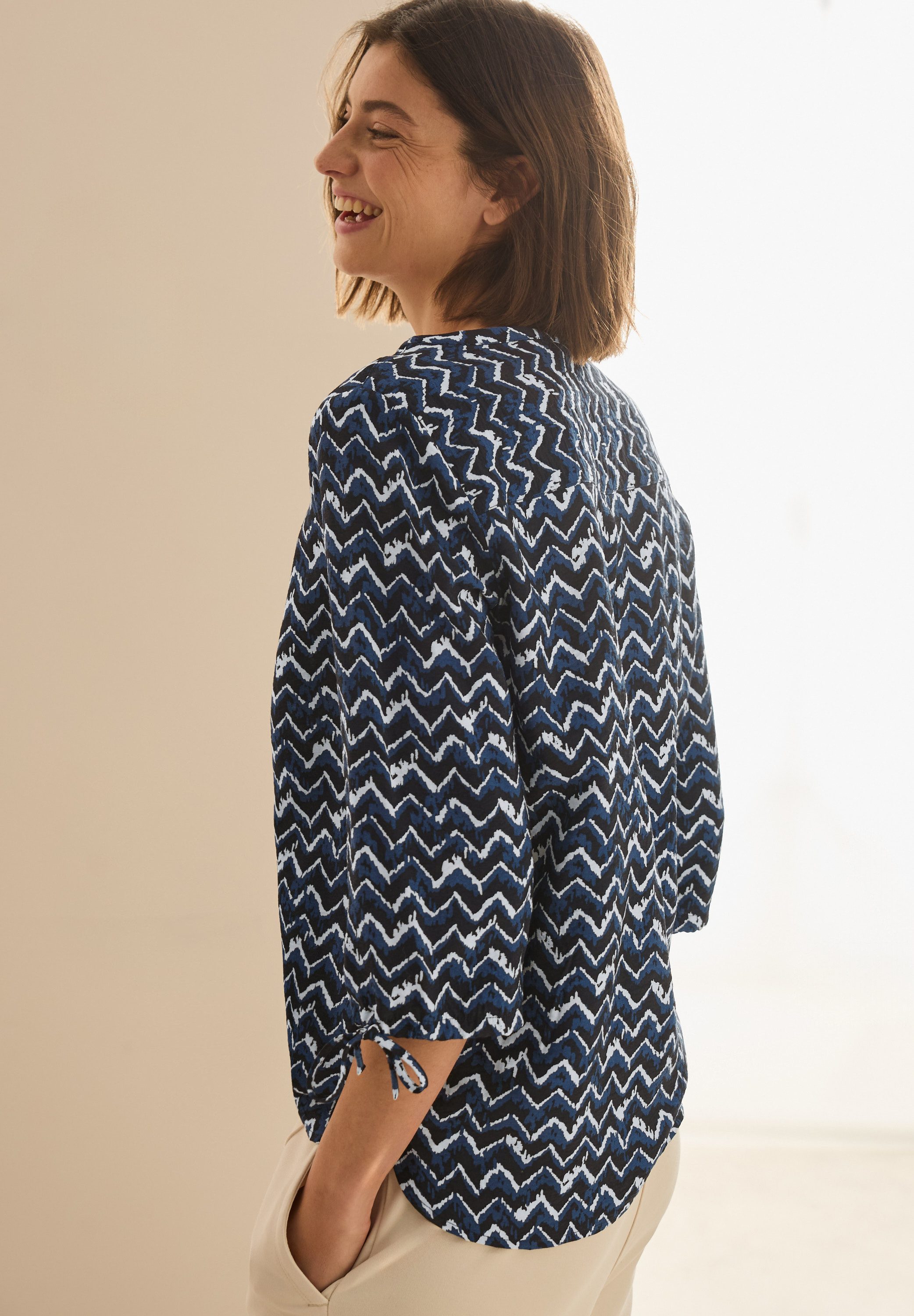 Cecil Blouse met lange mouwen gedessineerd