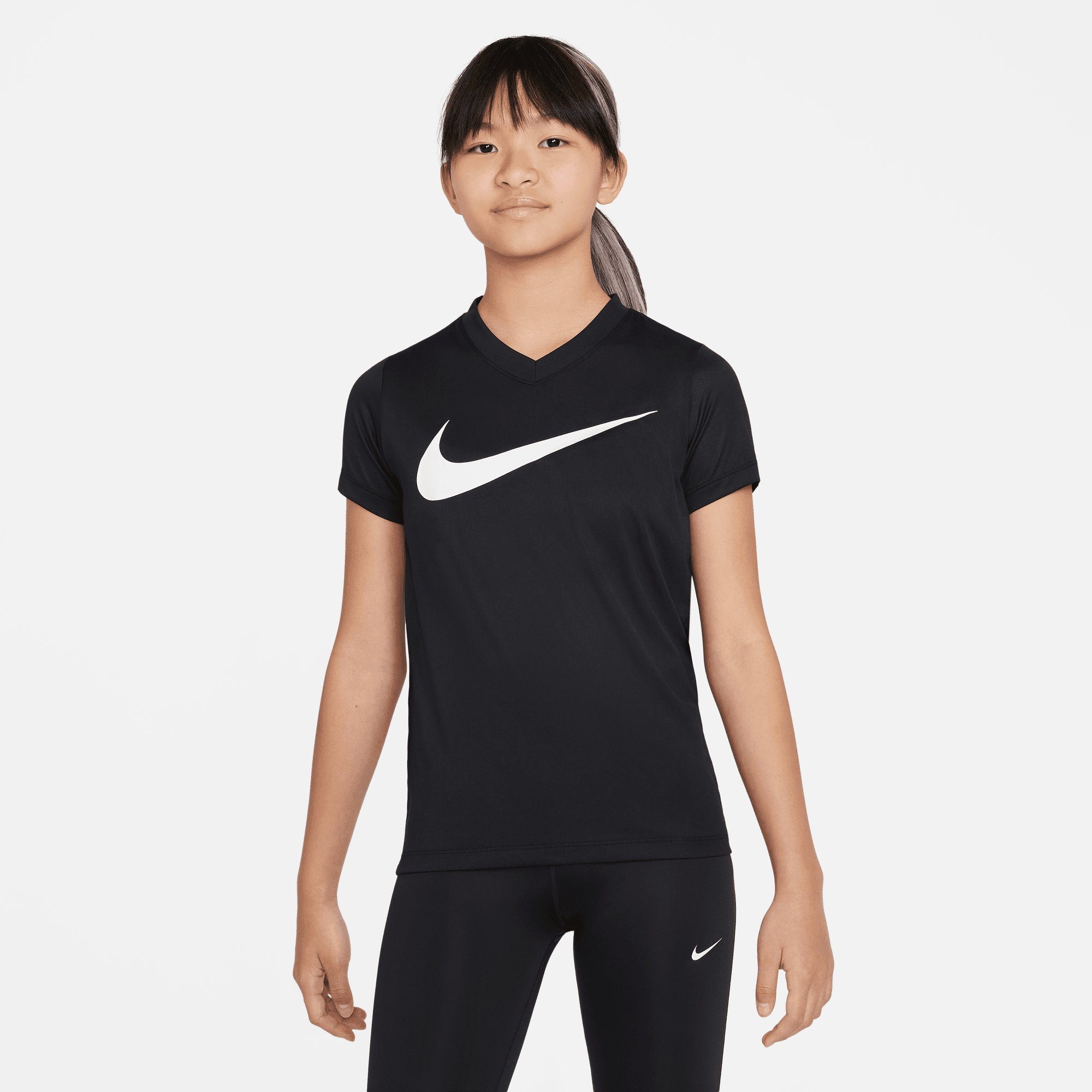 Nike Trainingsshirt DRI-FIT LEGEND BIG KIDS' (GIRLS') V-NECK TRAINING T-SHIRT meisjes sportkleding maat XS (122) zwart