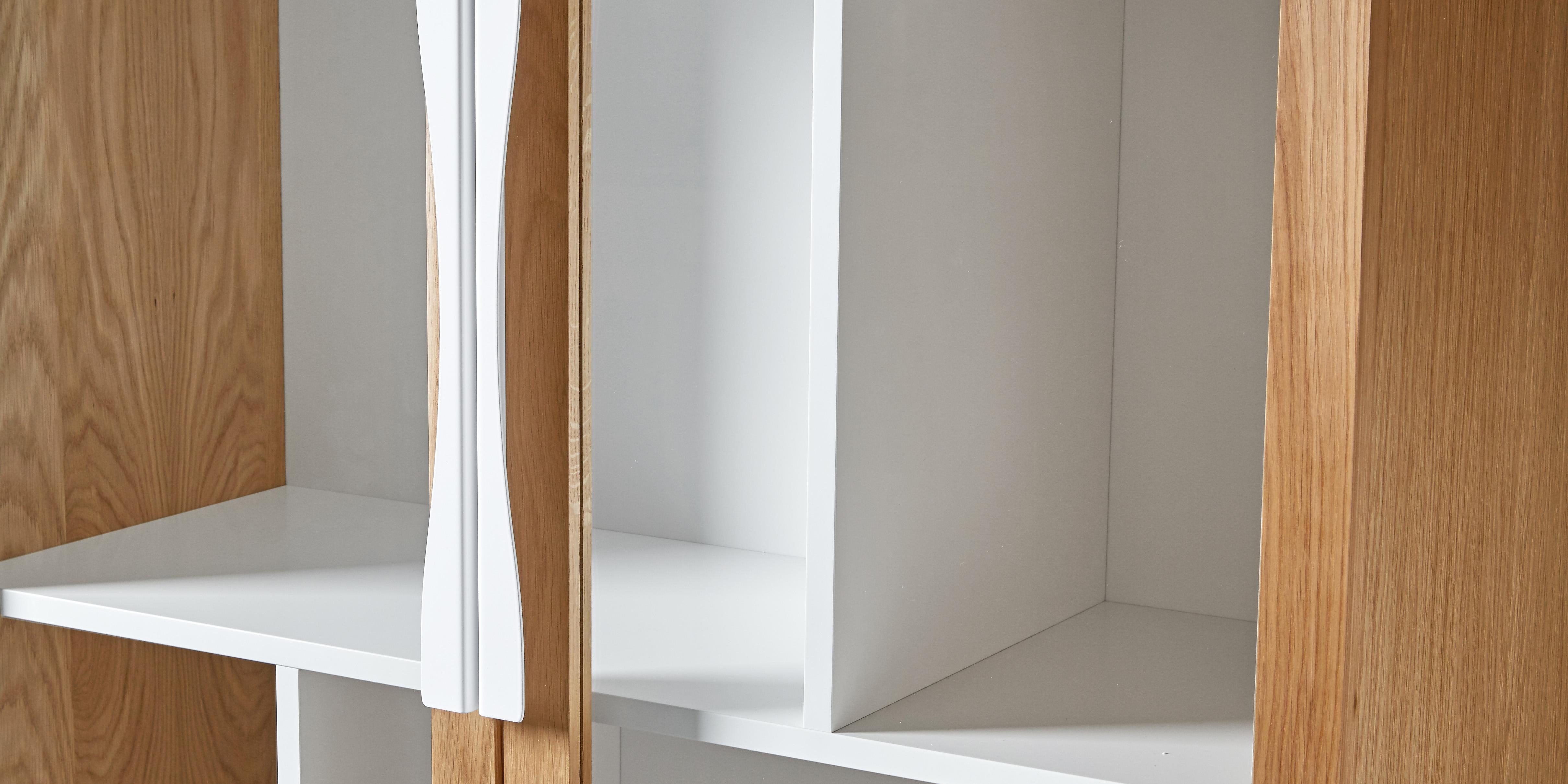 Woodman Boekenkast Hilla Breedte 88 cm, deuren met glasinzetten, houtfineer van eiken