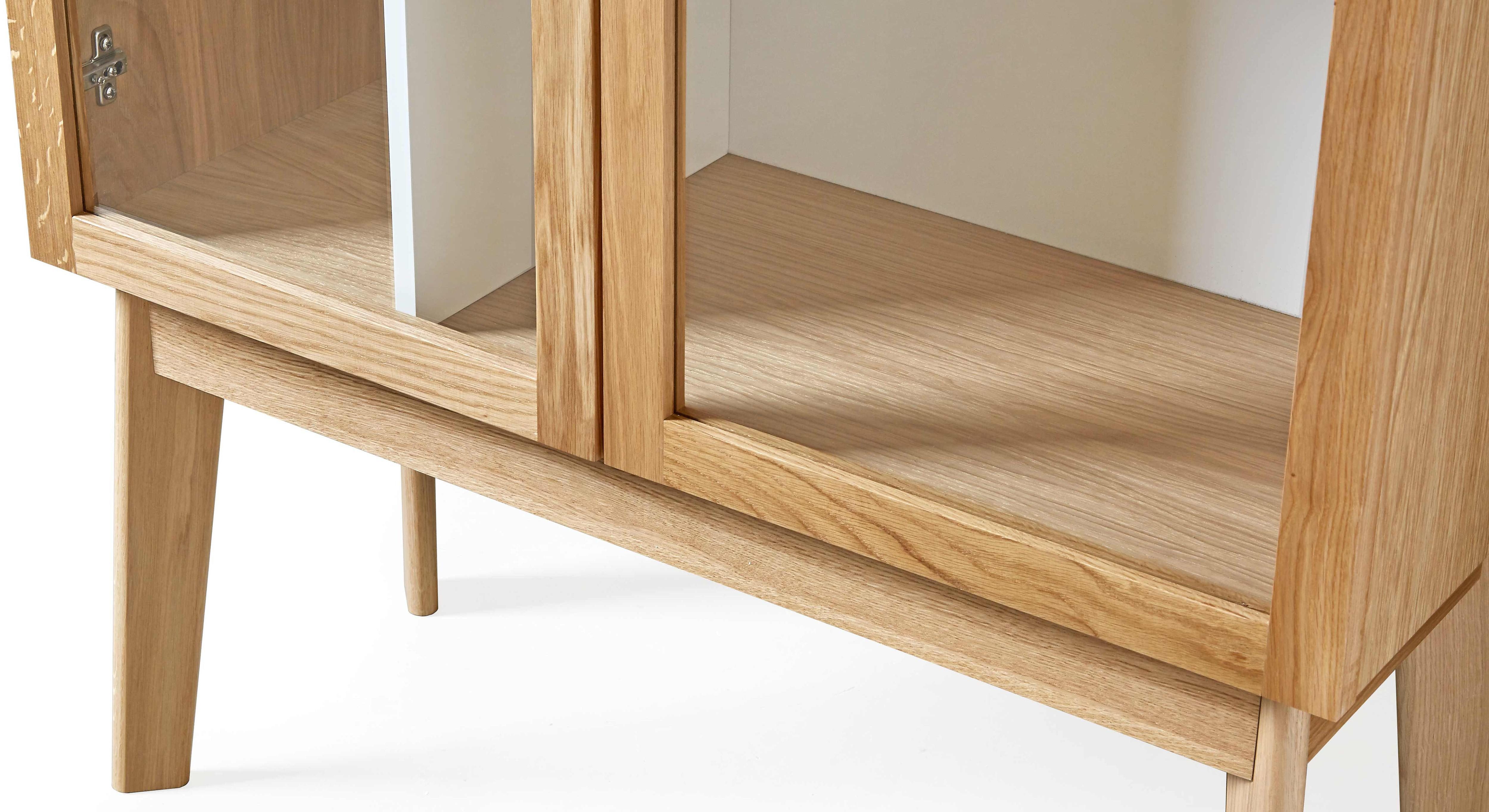 Woodman Boekenkast Hilla Breedte 88 cm, deuren met glasinzetten, houtfineer van eiken