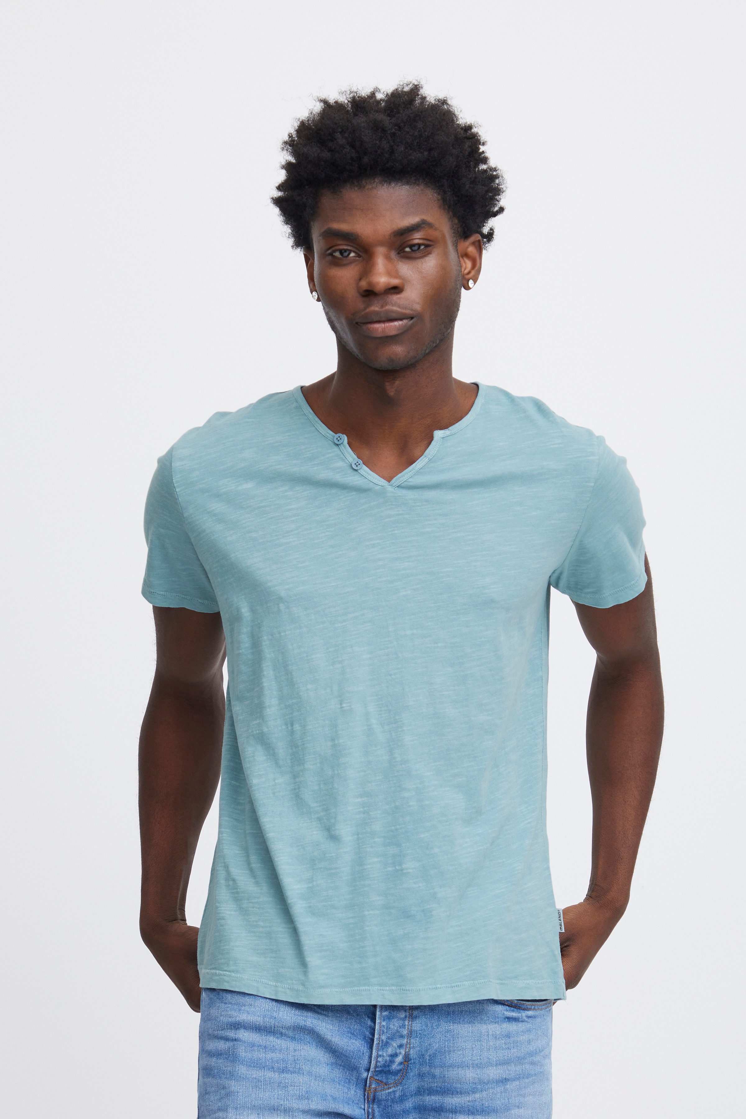 Blend T-shirt BHAshton split neck tee met decoratieve knoopdetail bij de halslijn