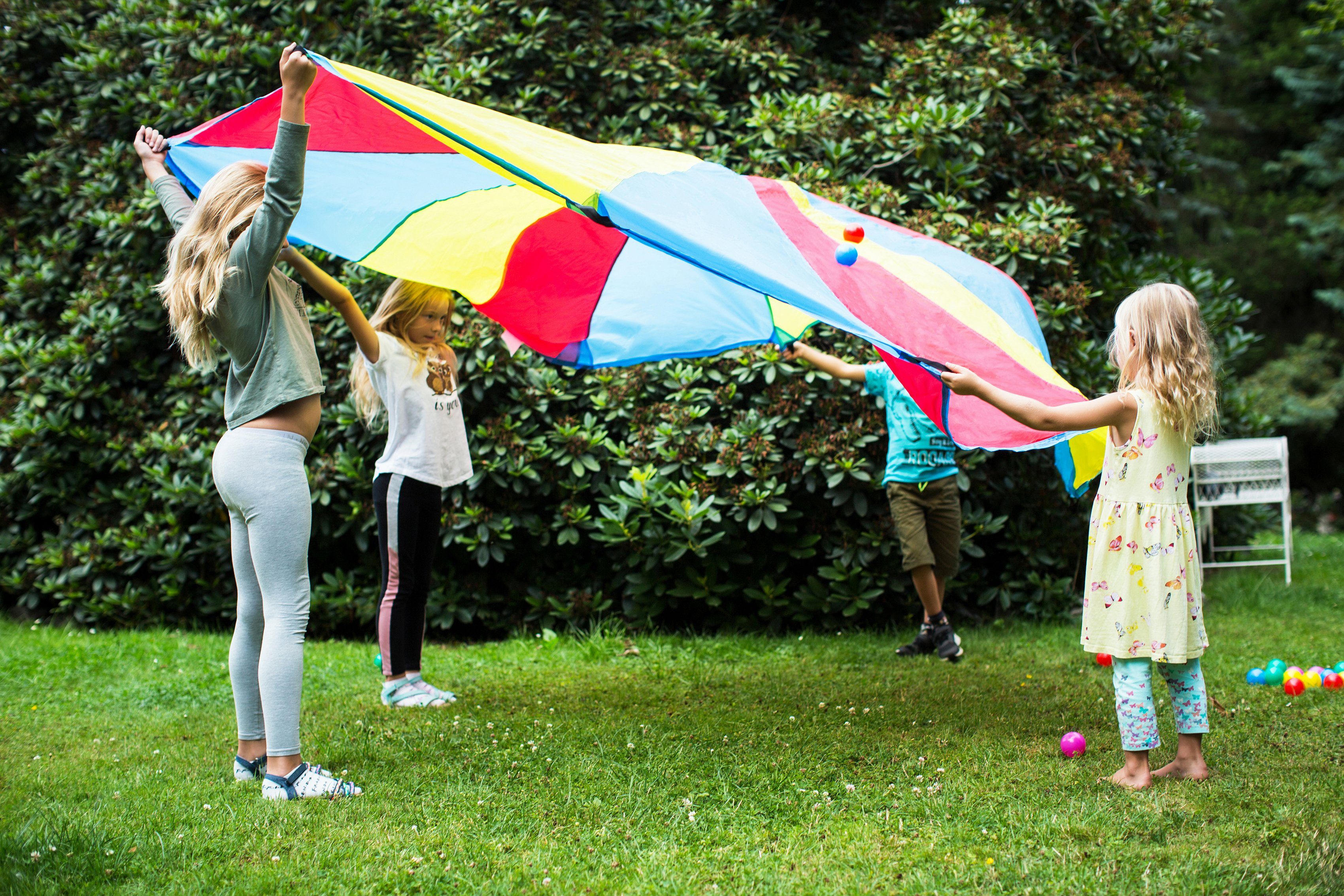 Knorrtoys® Spel Omhoog en omlaag met 25 kleurrijke ballen