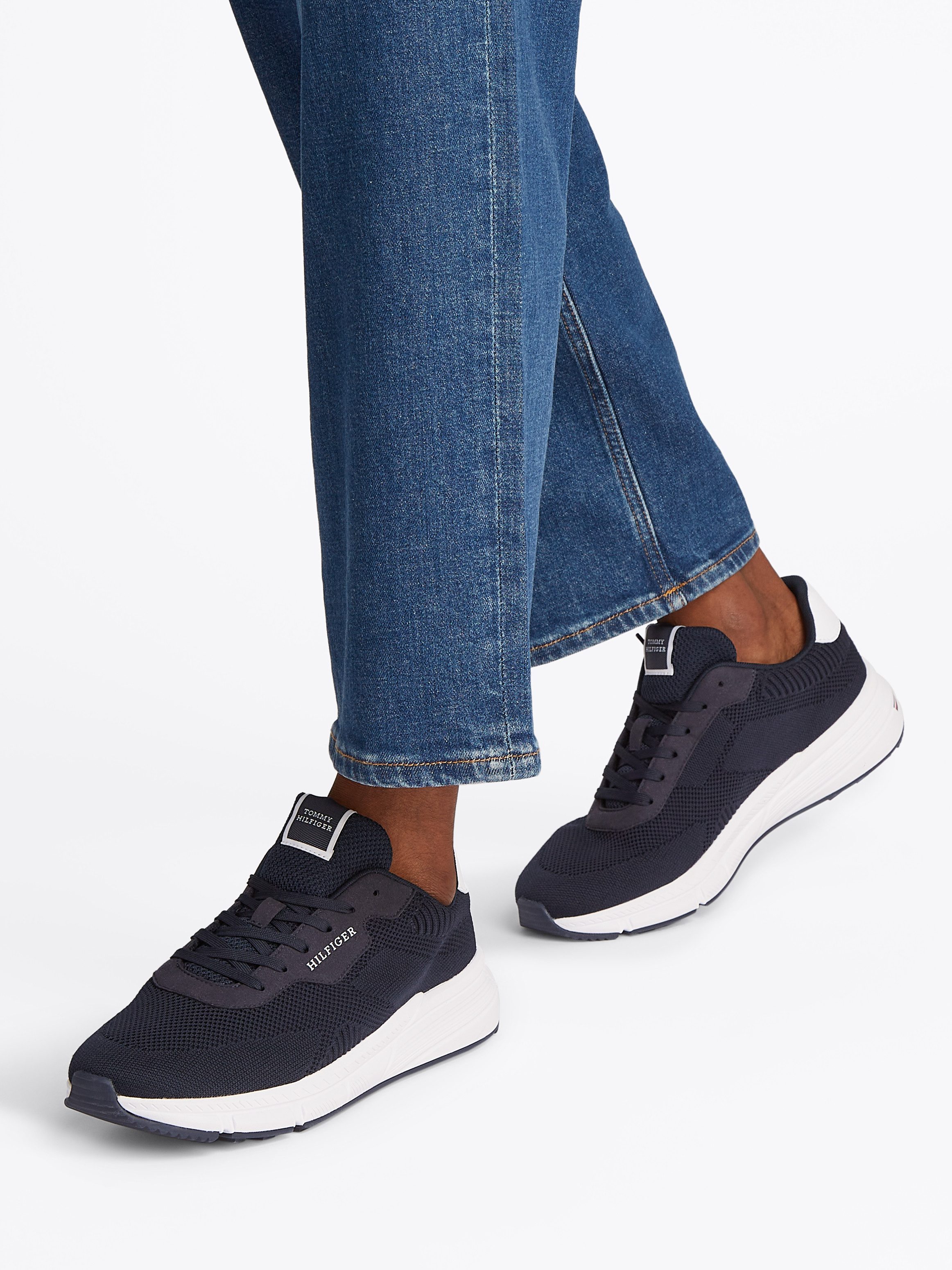 Tommy Hilfiger Sneakers LIGHTWEIGHT RWB KNIT , vrijetijdsschoen, lage schoen, veterschoen met contrasterend logo