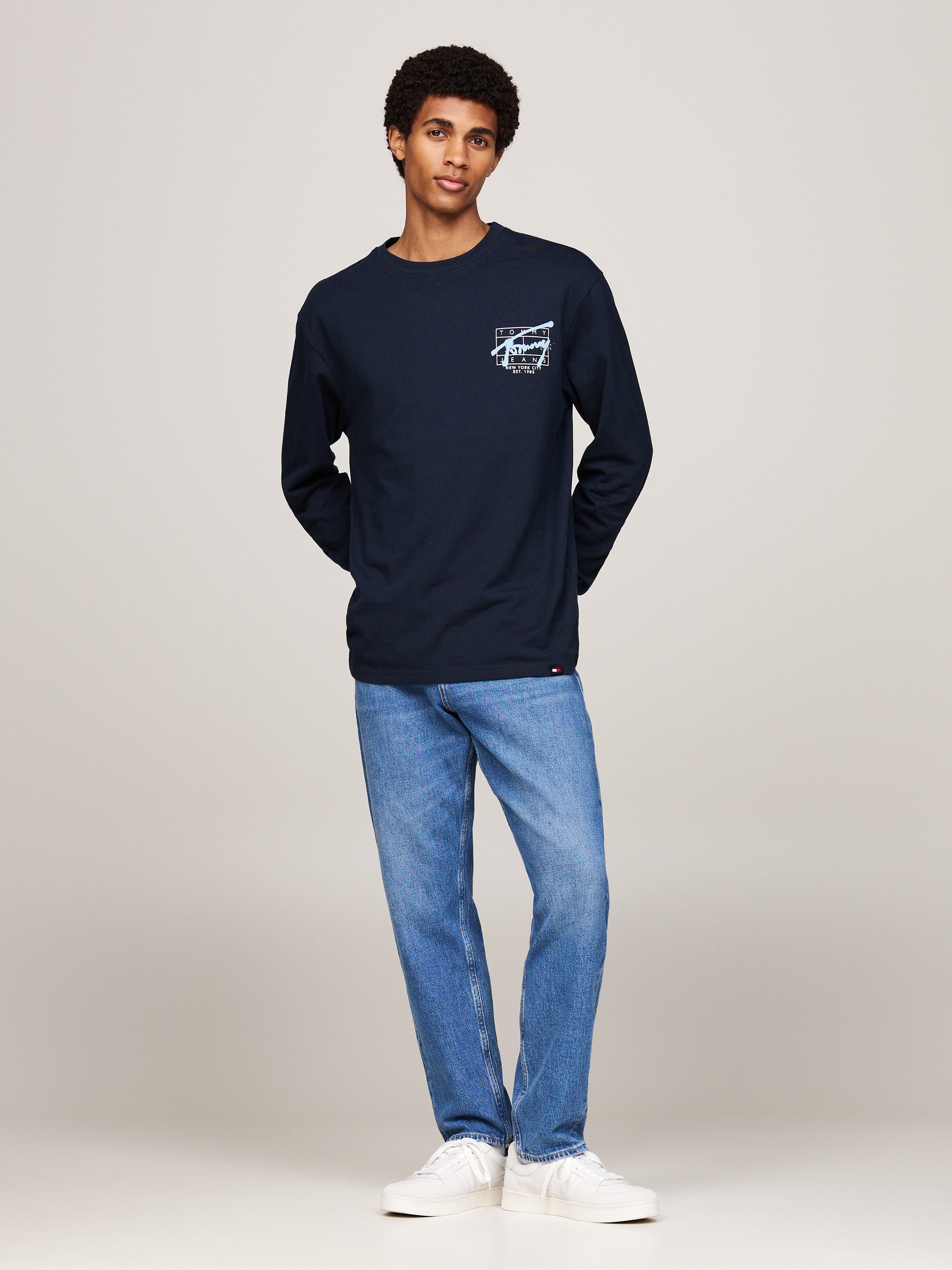 Tommy Jeans Plus Longsleeve TJM REG SPRAY TEE LS EXT Grote maten, met grote print op de rug