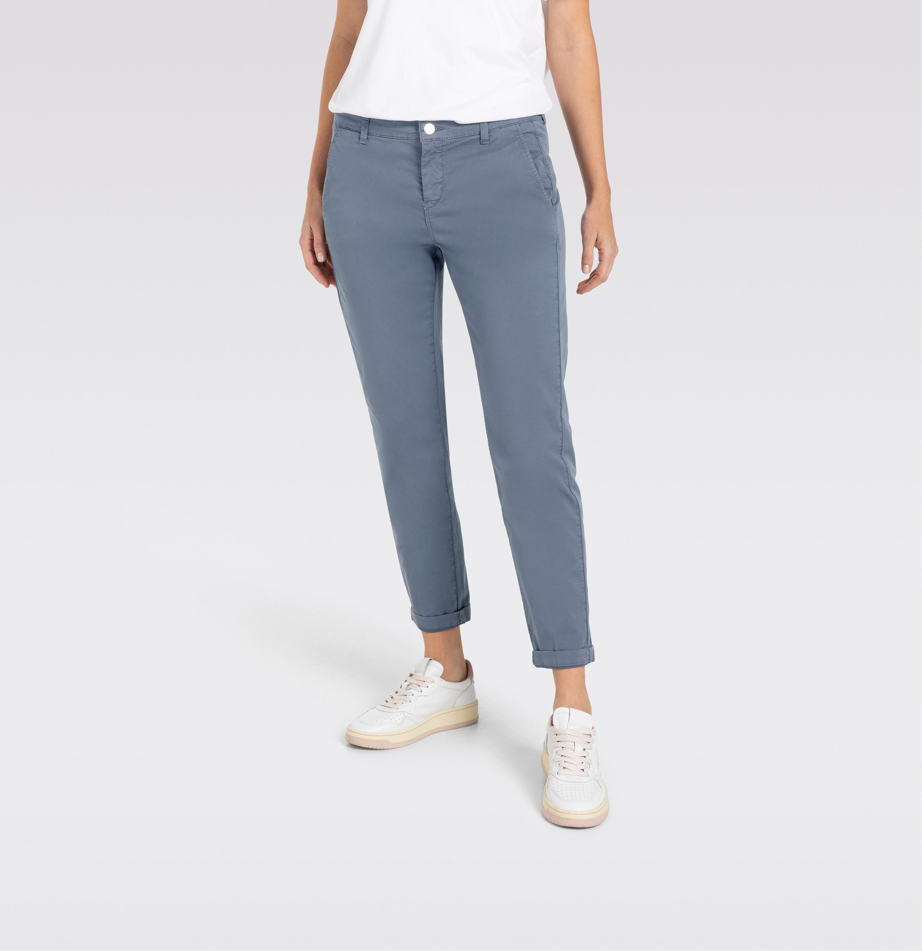 MAC Chino turn up met subtiele glans, elegant en sportief tegelijk