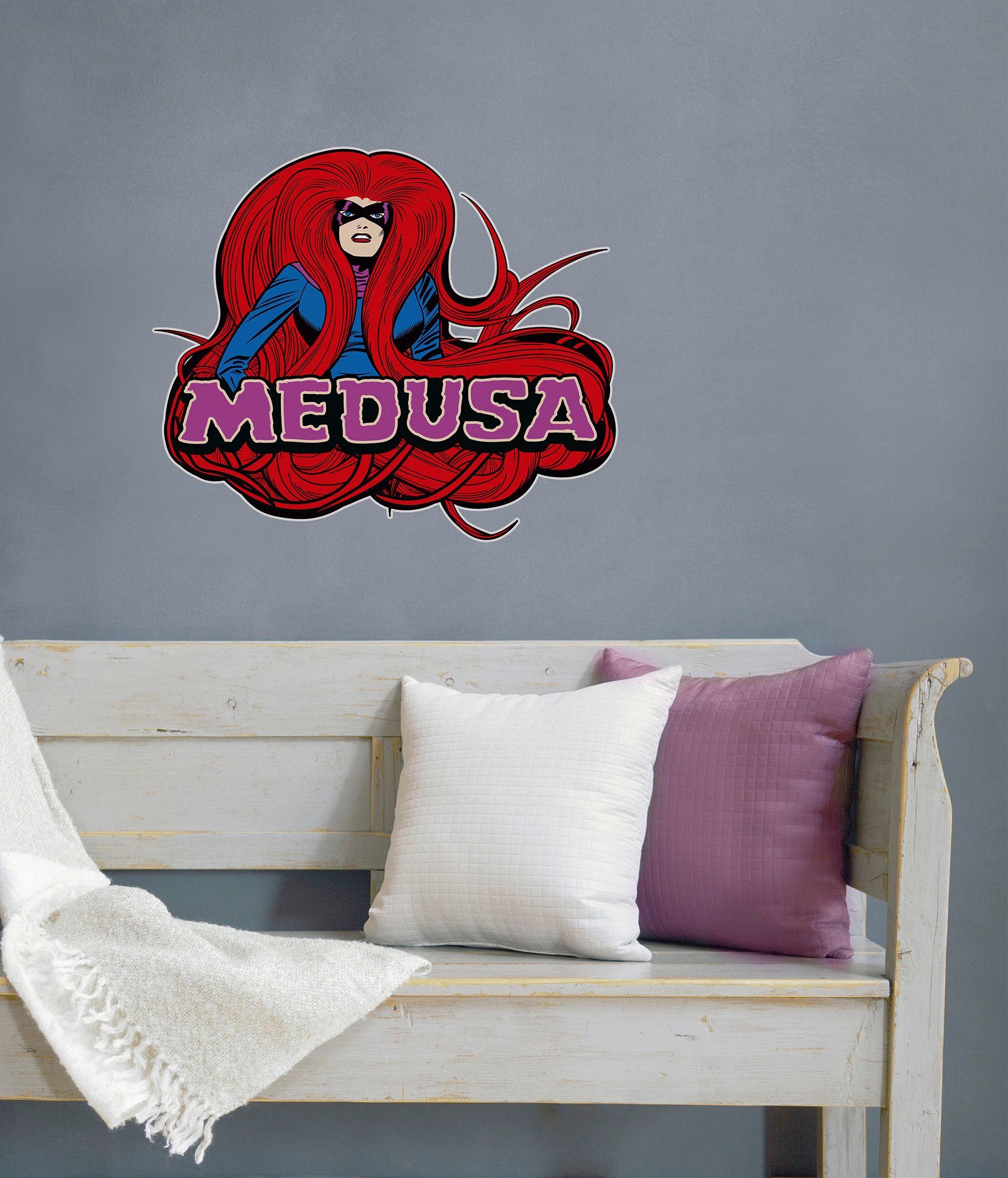 Komar Wandfolie Medusa Comic Classic - afm. 50 x 70 cm (1 stuk)