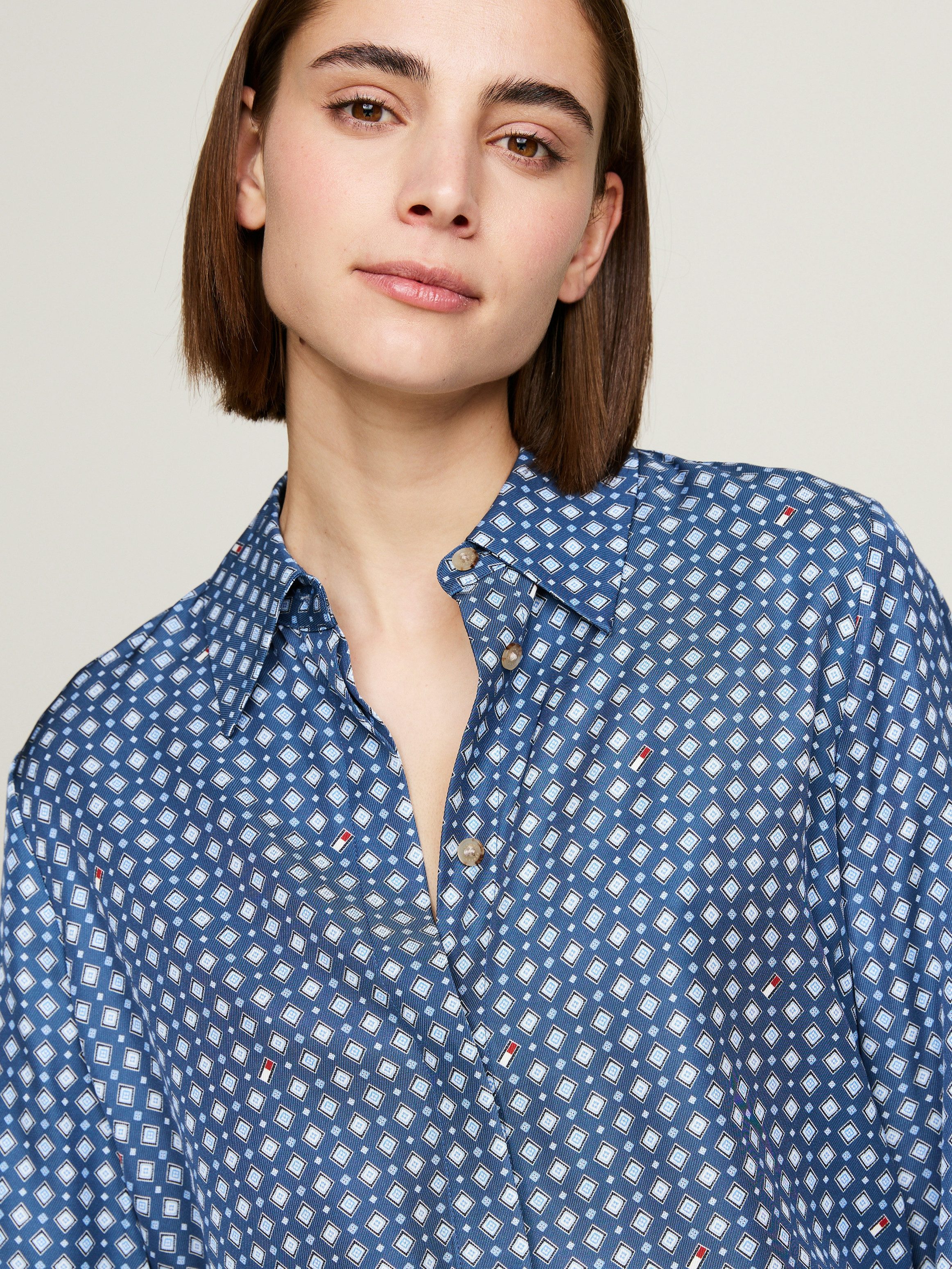 Tommy Hilfiger Overhemdblouse FOULARD REGULAR SHIRT met tommy hilfiger-logo