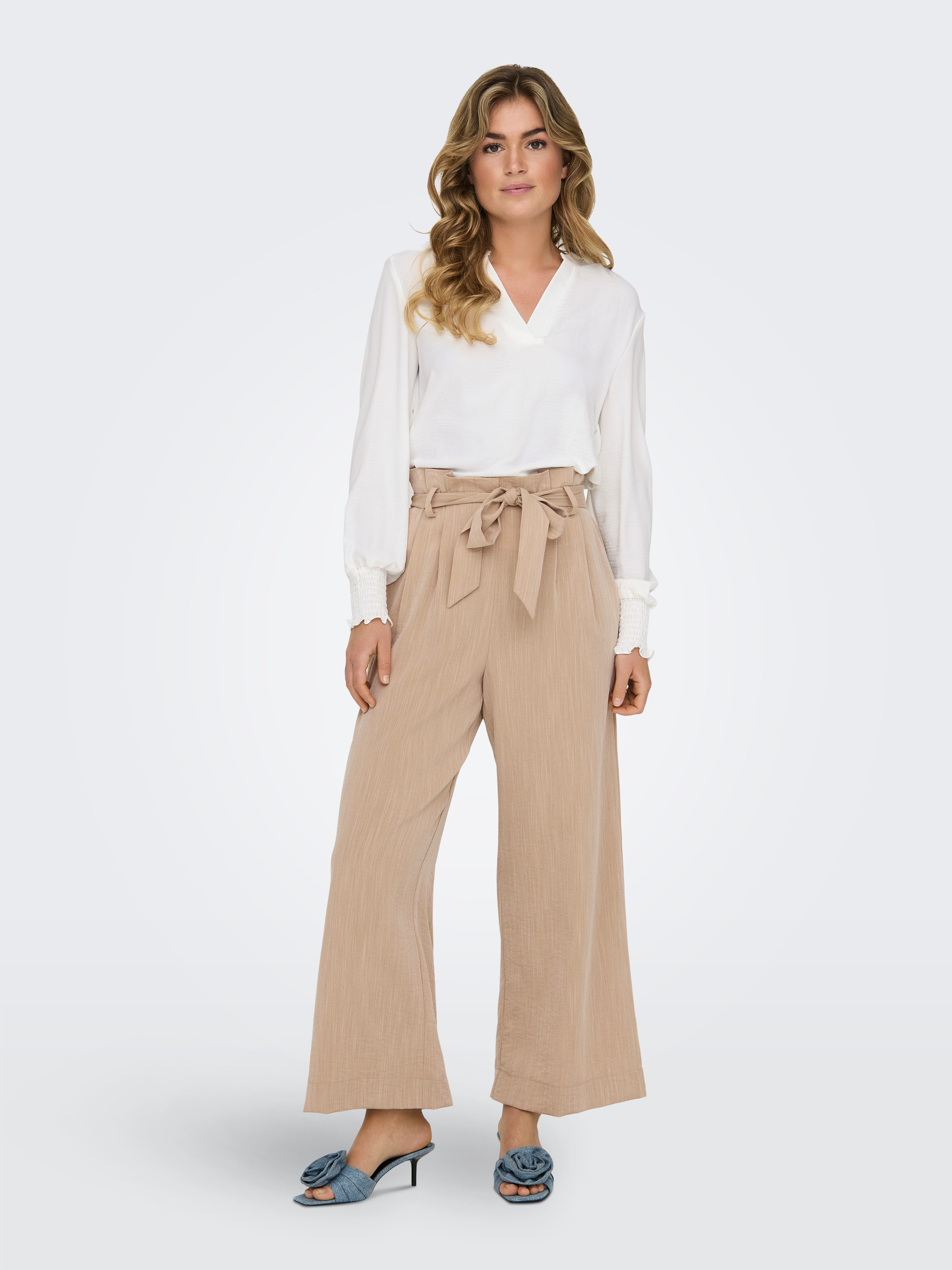 Only Shirt ONLMETTE V-NECK LS SMOCK TOP NOOS WVN
