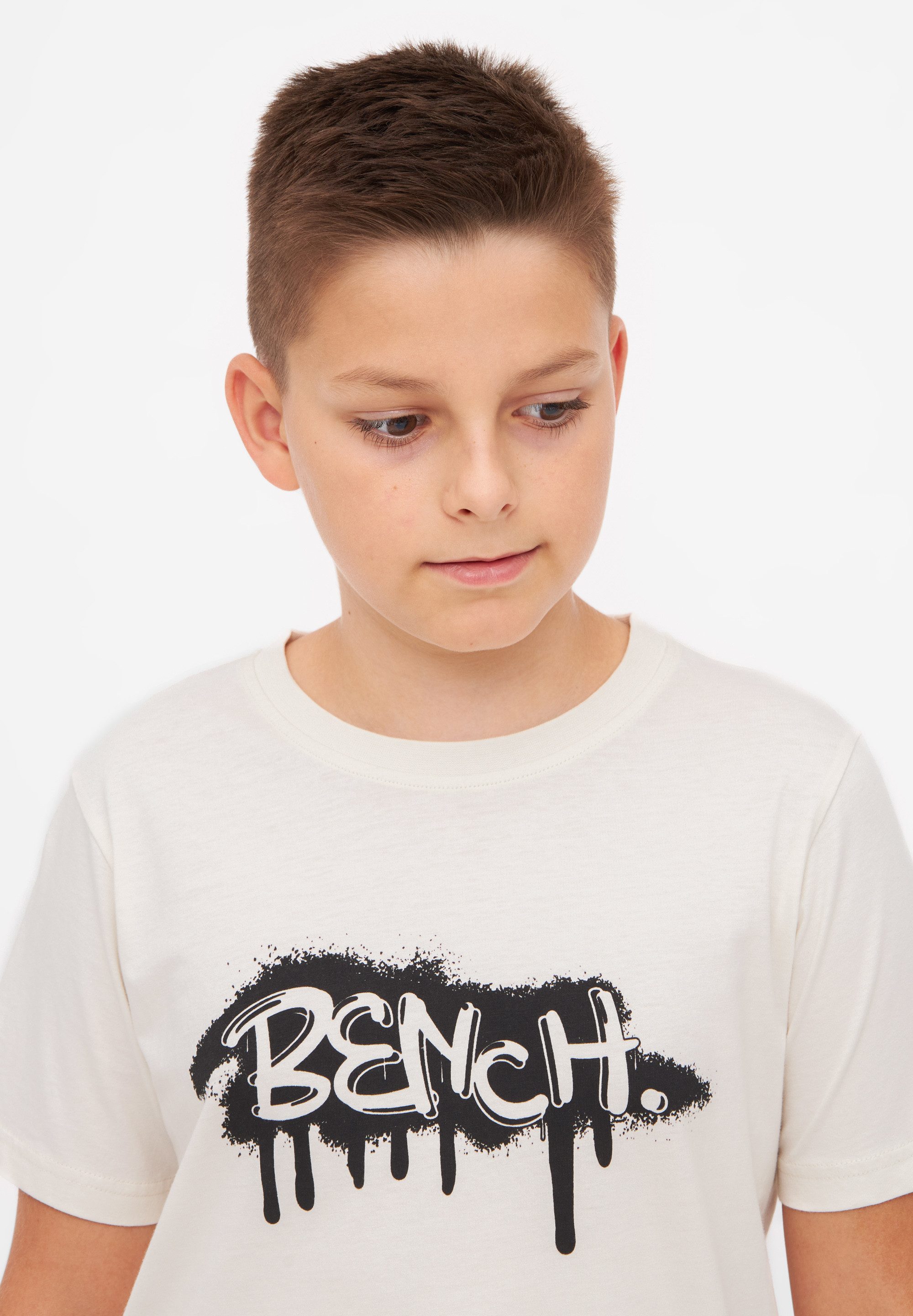 Bench. T-shirt Peralta