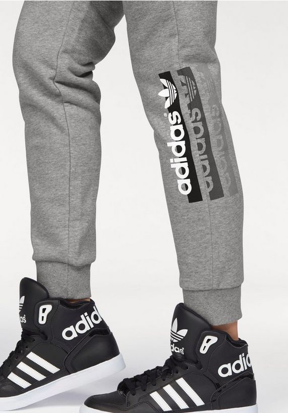 ADIDAS ORIGINALS joggingbroek »REGULAR CUFFED TRACKPANT« ADIDAS ORIGINALS joggingbroek »REGULAR CUFFED TRACKPANT«