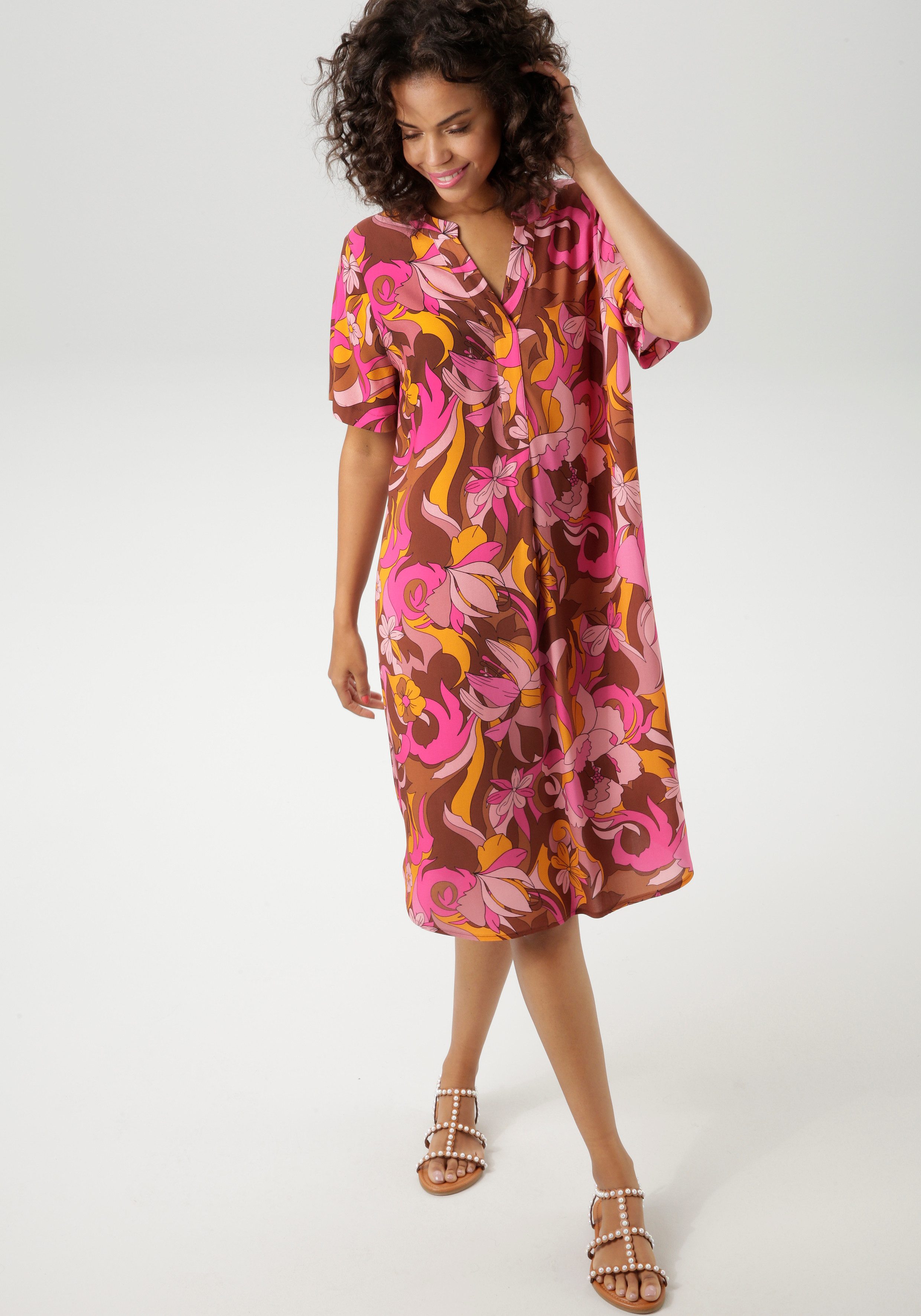 Aniston CASUAL Zomerjurk met extravagant, grafische bloemenprint - nieuwe collectie