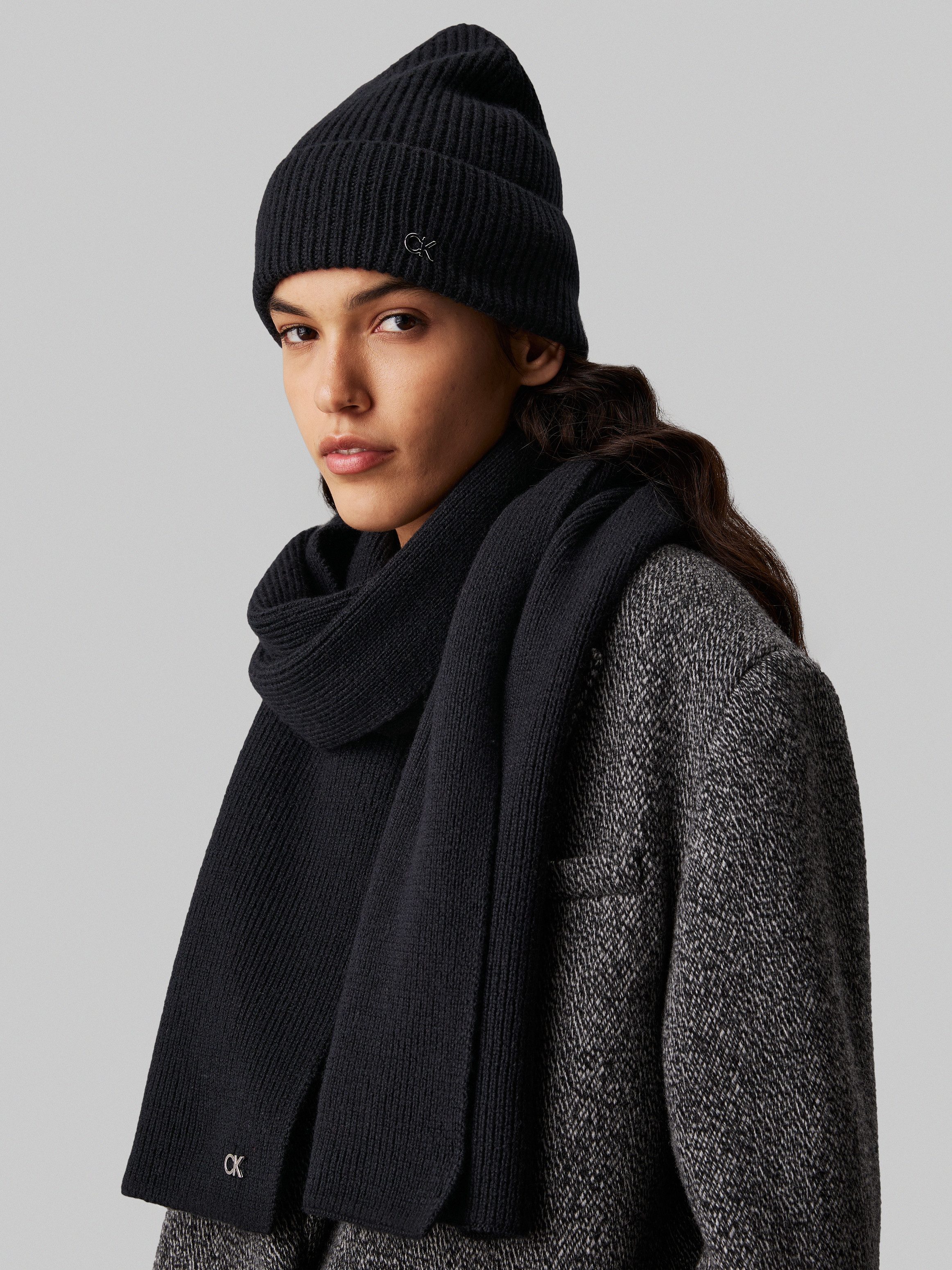 Calvin Klein Gebreide muts CK METAL CHUNKY BEANIE & SCARF (set)