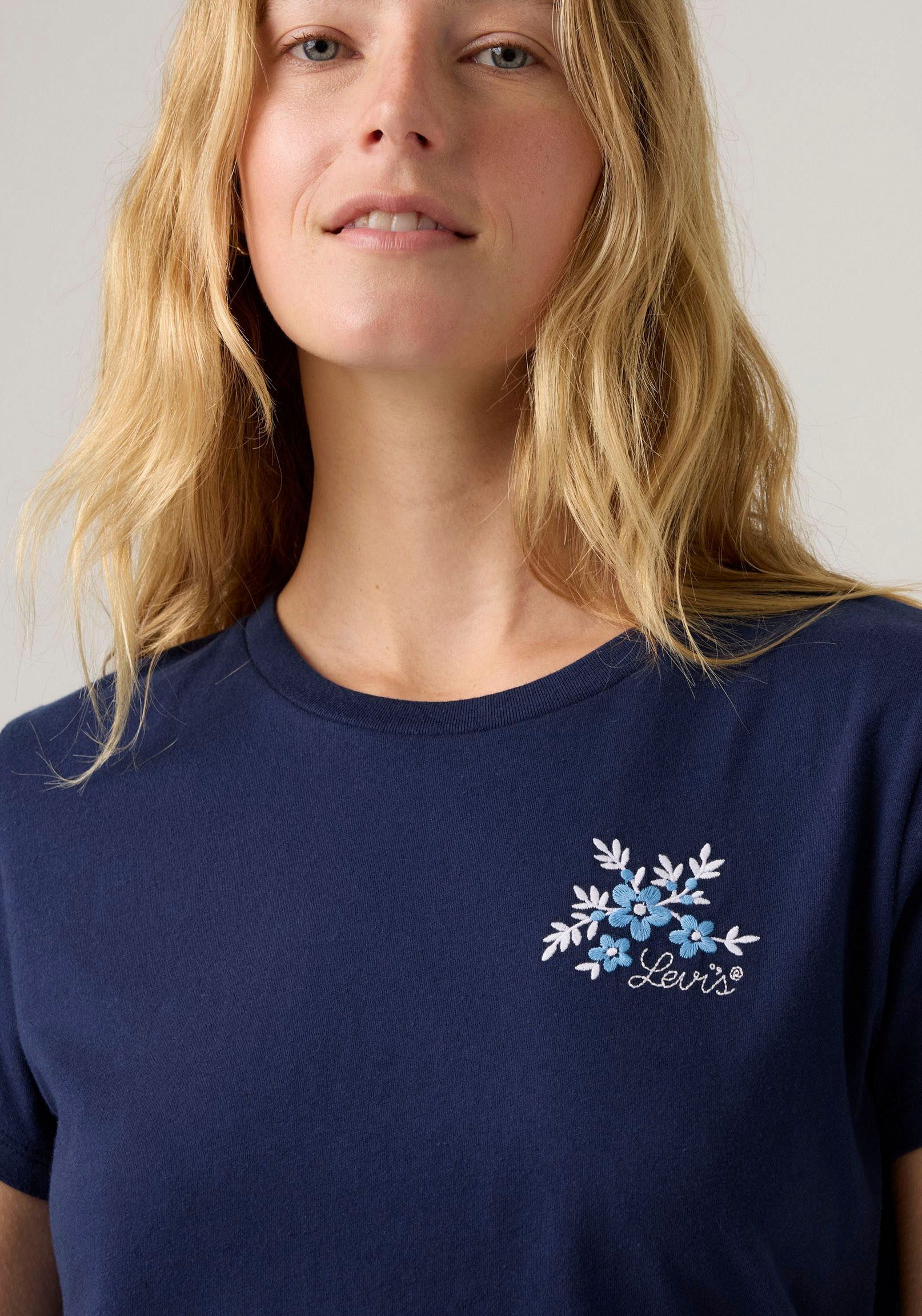 Levi's® T-shirt The Perfect Tee met batwing-logoprint