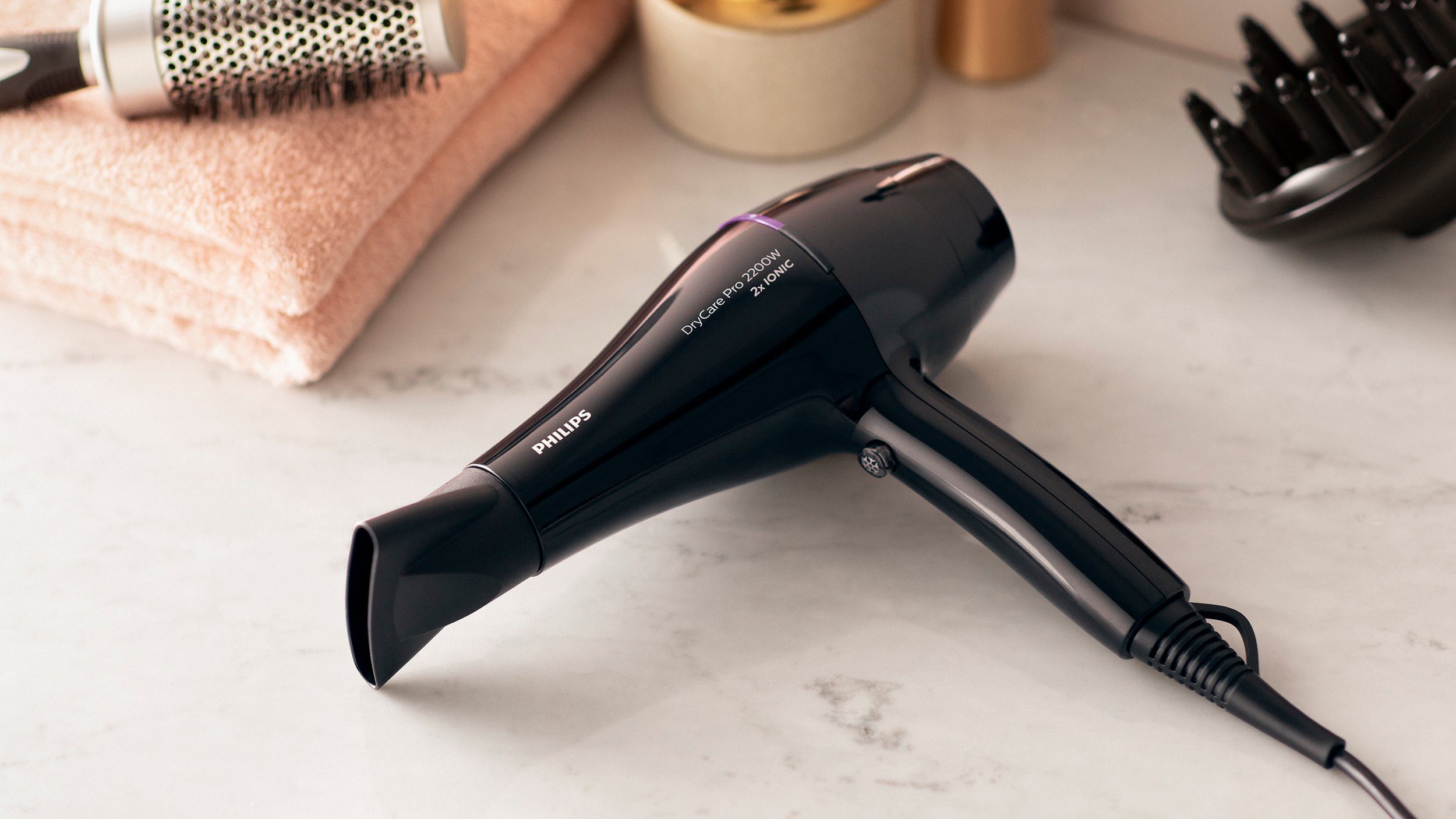 Philips Haardroger DryCare BHD274/00 Krachtige AC-motor en hoge luchtsnelheid tot 130 km/u