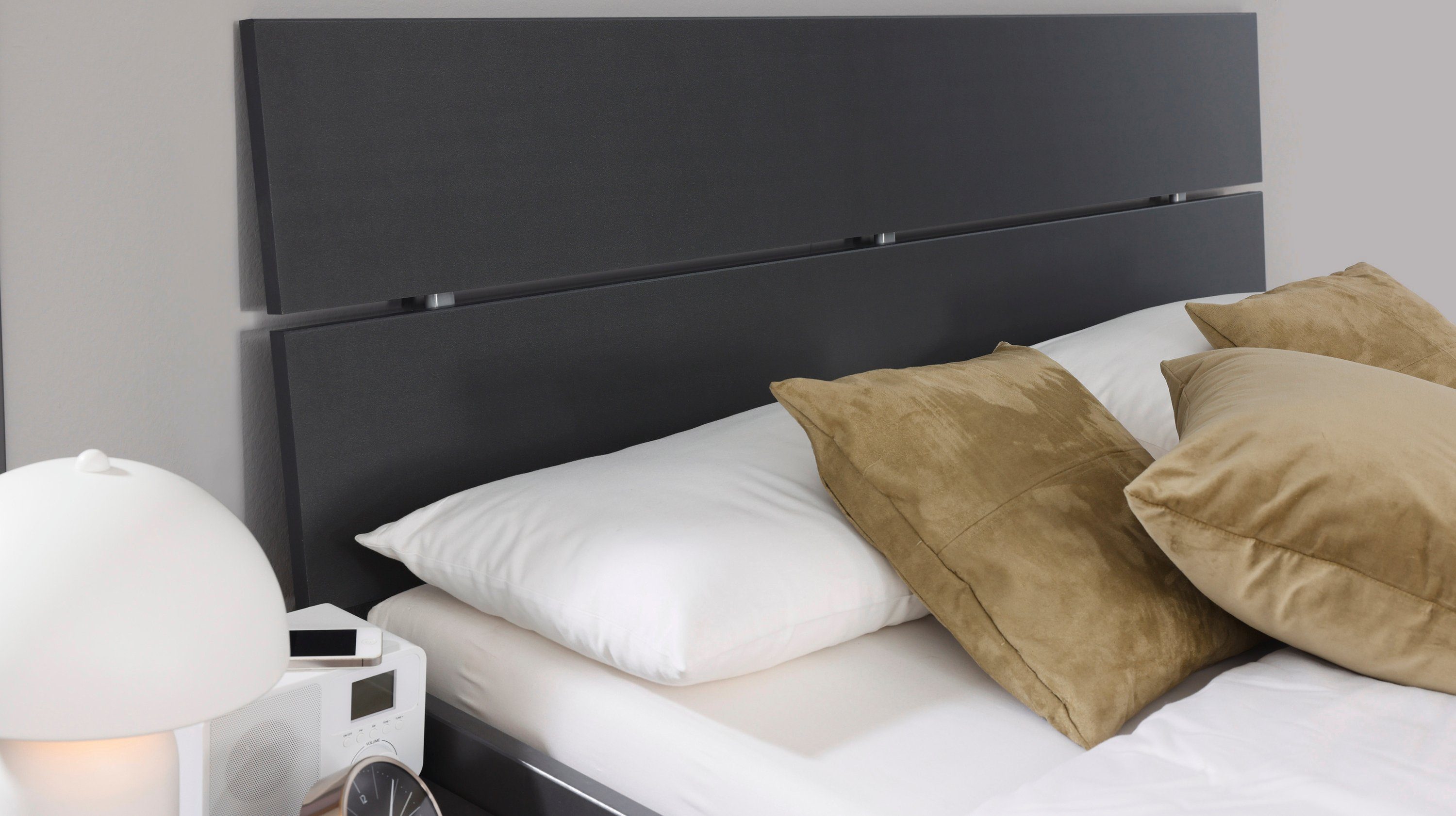 Slaapkamerserie Compleet slaapkamer Challenger (Set van 4 delen) Kast 2 breedtes, bed 3 breedtes, 2 nachttafels MADE IN GERMANY