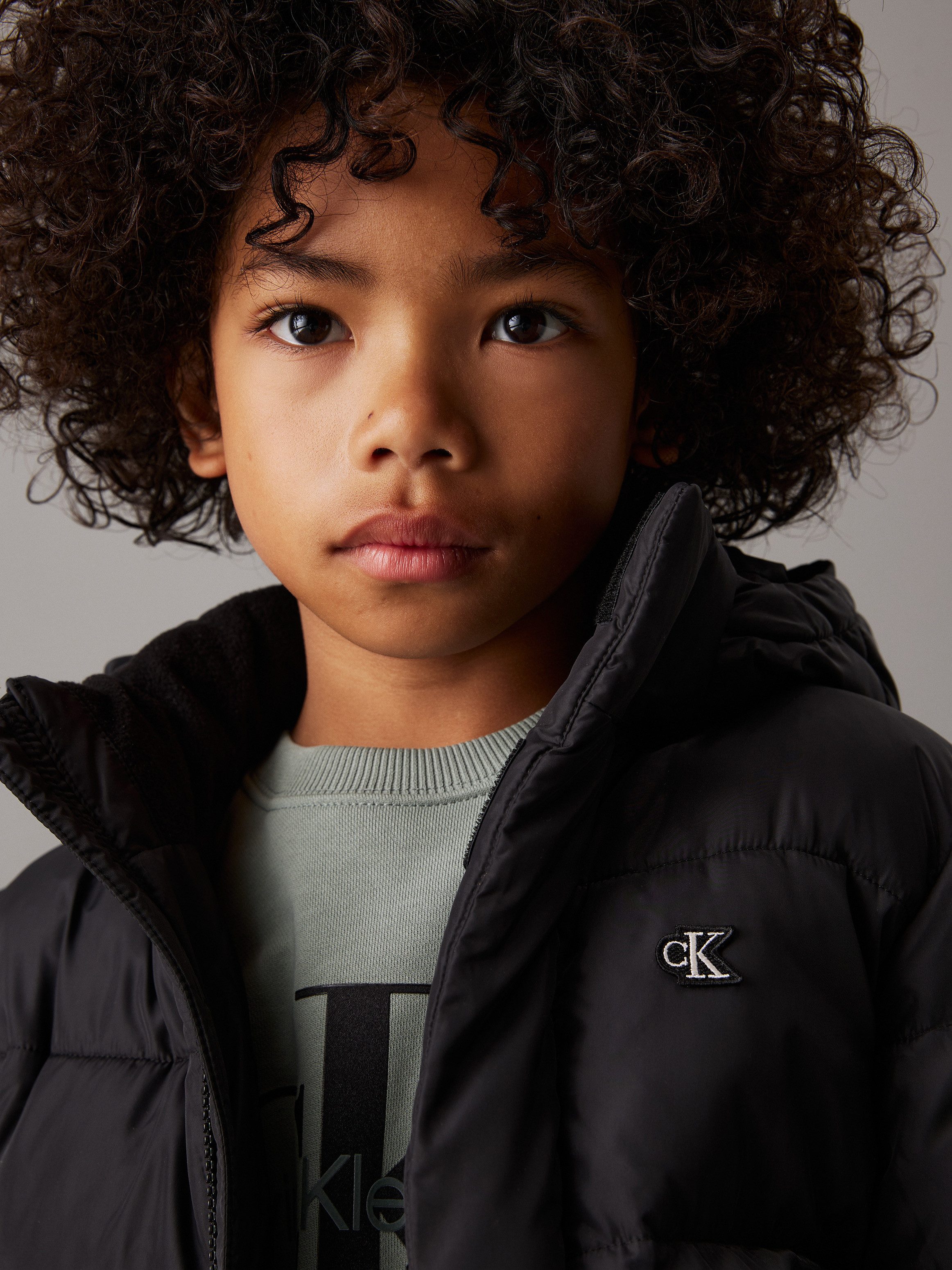 Calvin Klein Winterjack ESSENTIAL PUFFER JACKET voor kinderen tot 16 jaar en calvin klein merklabel