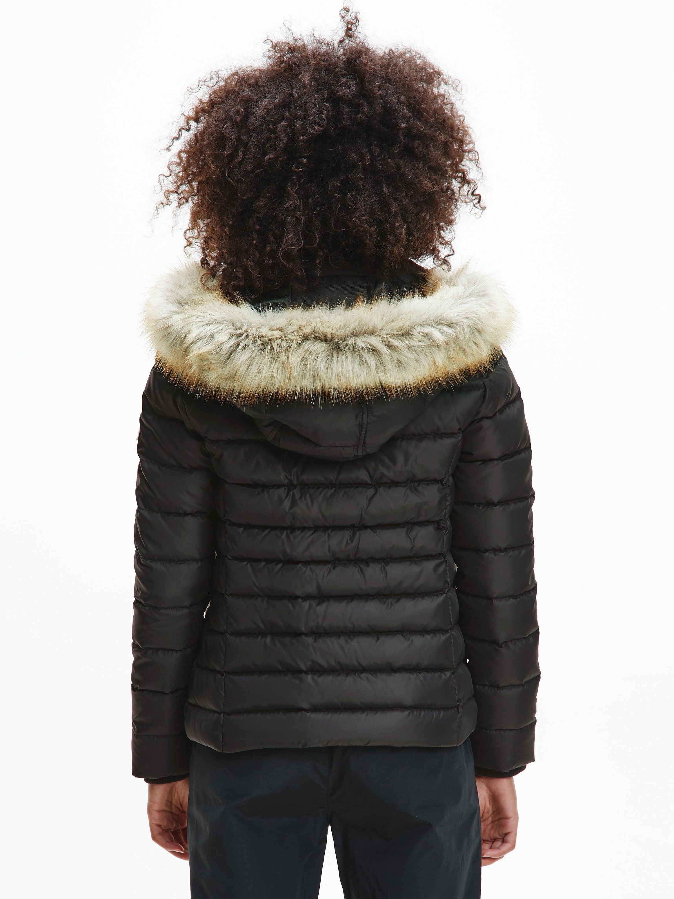 TOMMY JEANS Donsjack BASIC HOODED DOWN JACKET met imitatiebont aan de capuchon & tommy jeans-merklabel