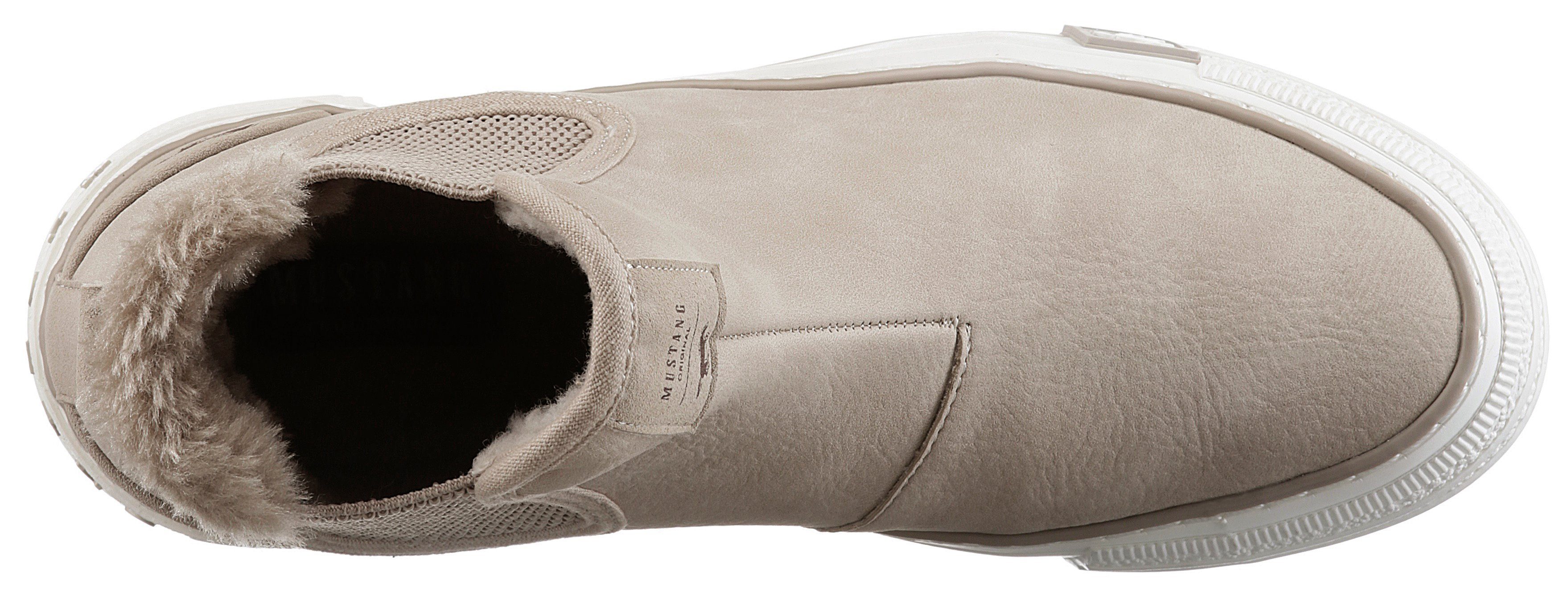Mustang Shoes Chelsea-boots met stretchinzet aan beide kanten