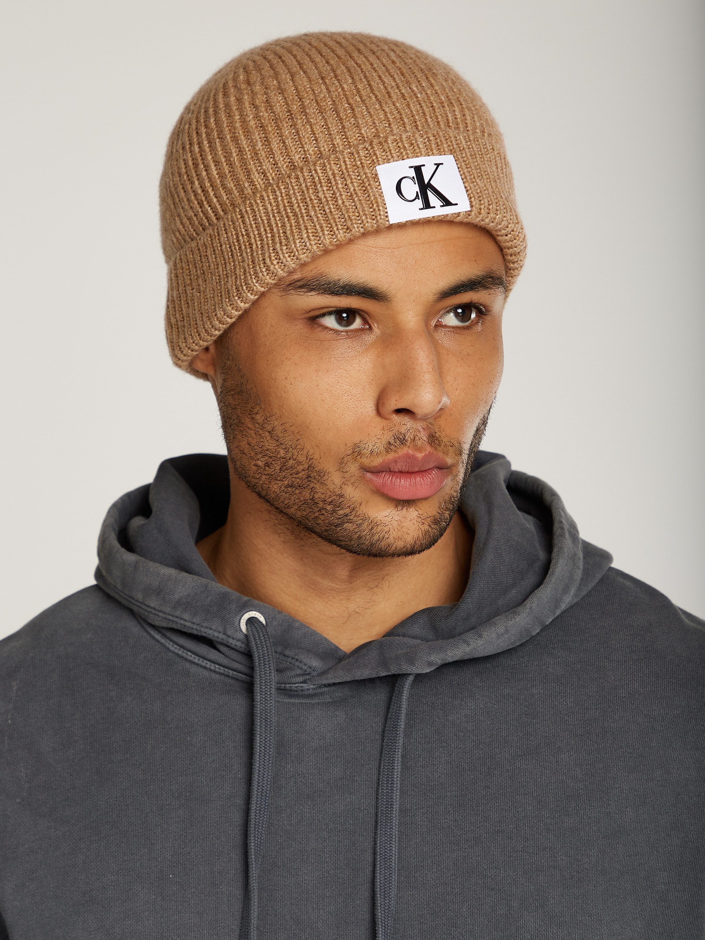 Calvin Klein Beanie SEASONAL PATCH BEANIE