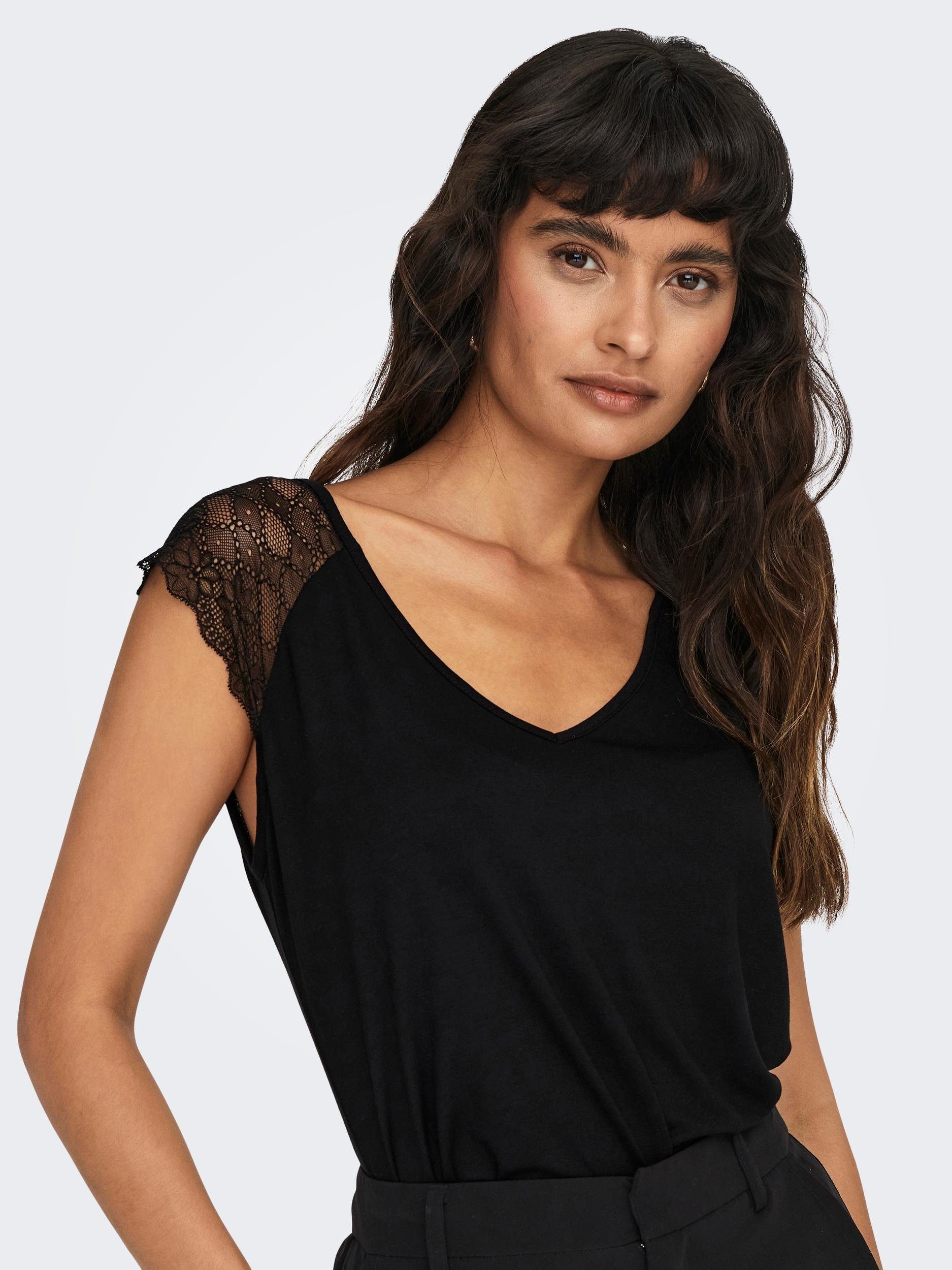 Only Shirt met V-hals ONLPETRA S/S LACE MIX TOP CS JRS
