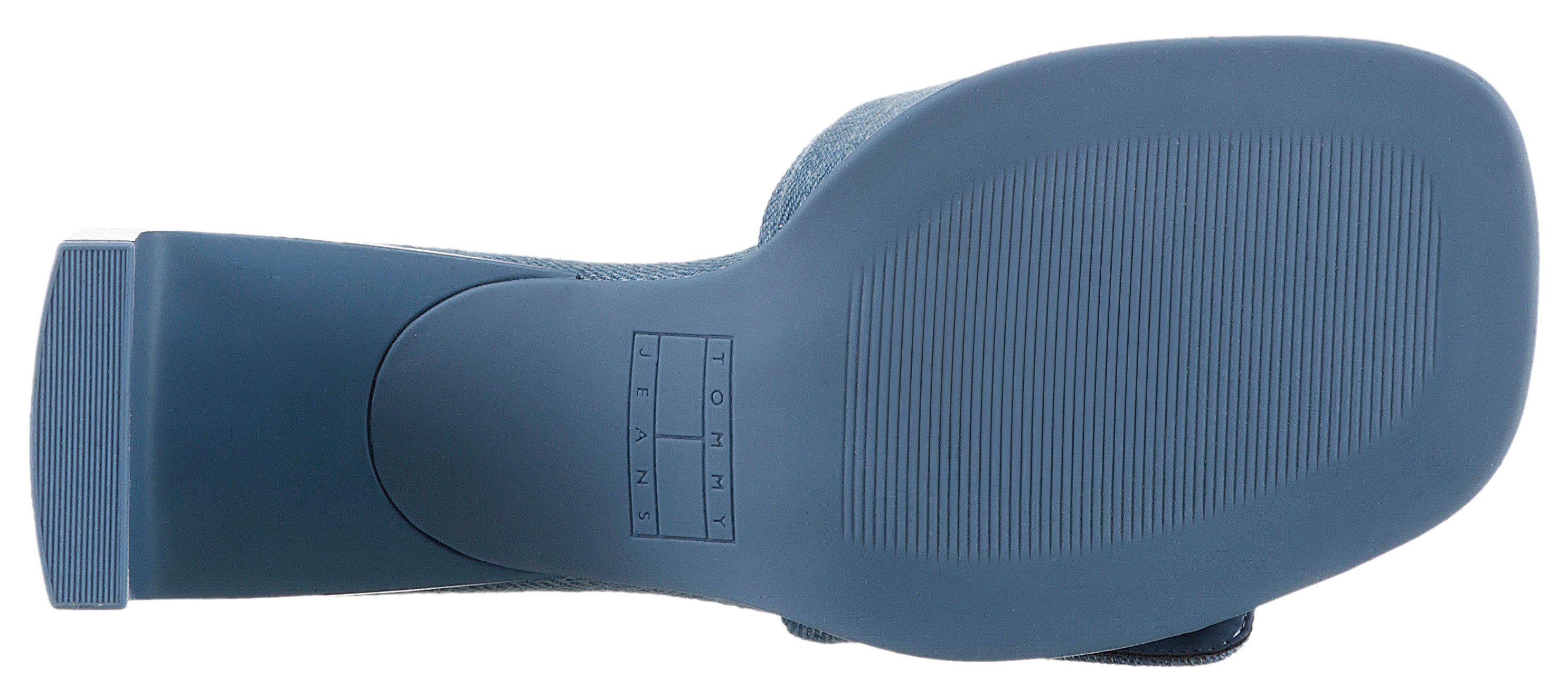 TOMMY JEANS Slippers THE SOHO HEEL DENIM feestdagmode, zomerschoen met brede bandage en klittenband
