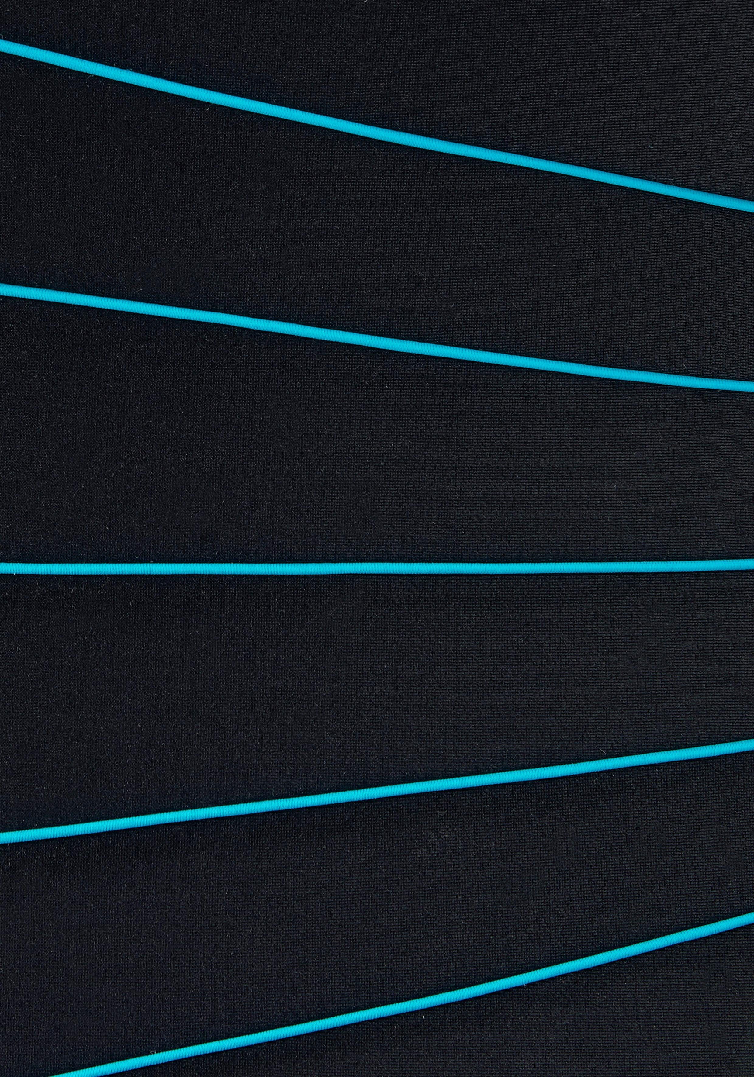 Lascana Badpak met contrastpaspels en modellerend effect