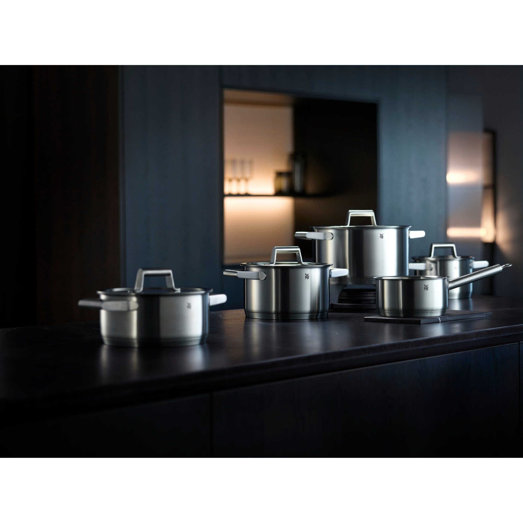 WMF Pannenset Comfort Line Inductie, kookpan set met glazen deksel, gematteerd Pannen set stapelbaar, geschikt voor alle soorten fornuizen, binnenschaalverdeling (set, 5-delig)
