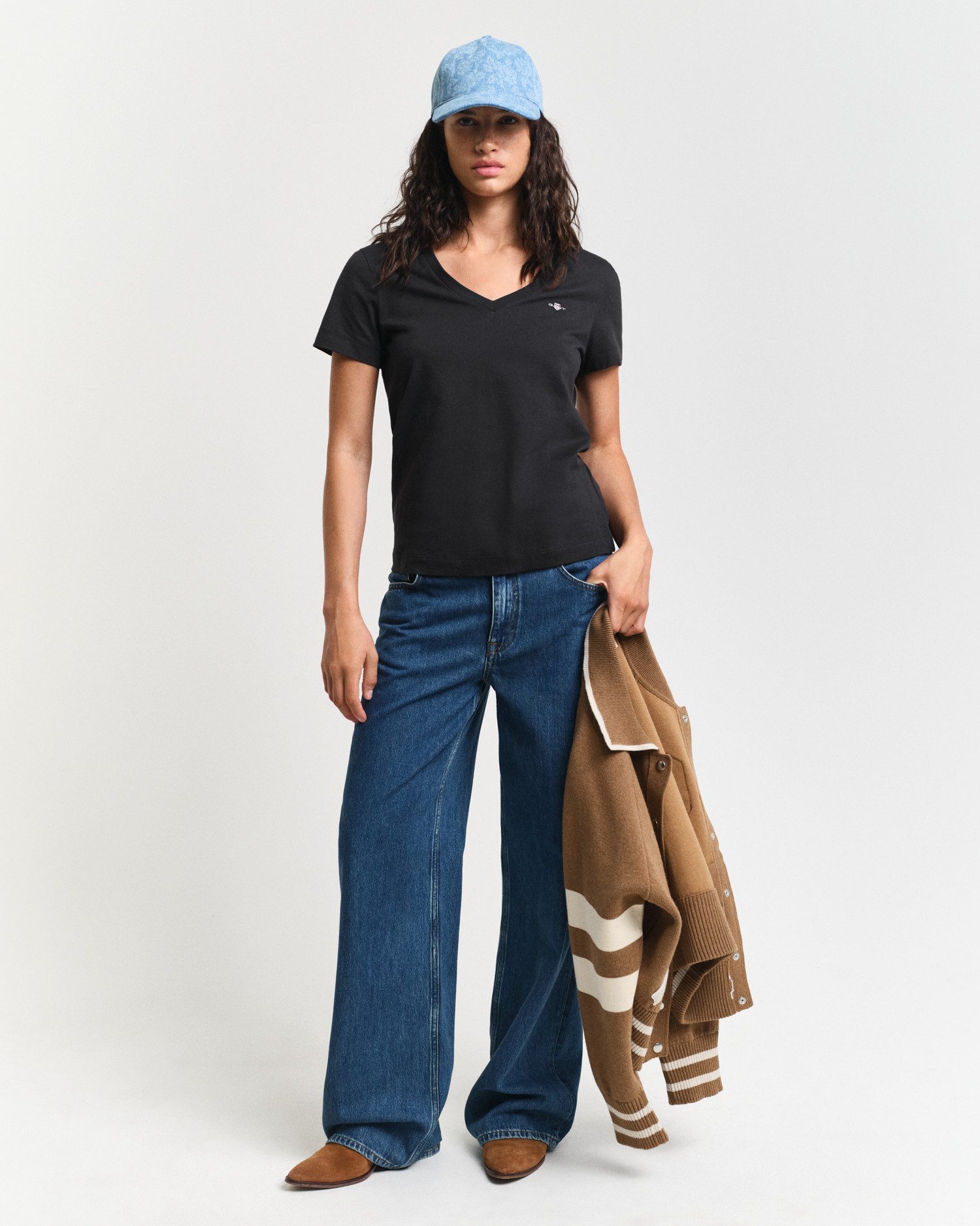 Gant T-shirt REG SHIELD KA V-NECK T-SHIRT met een klein geborduurd logo op de borst