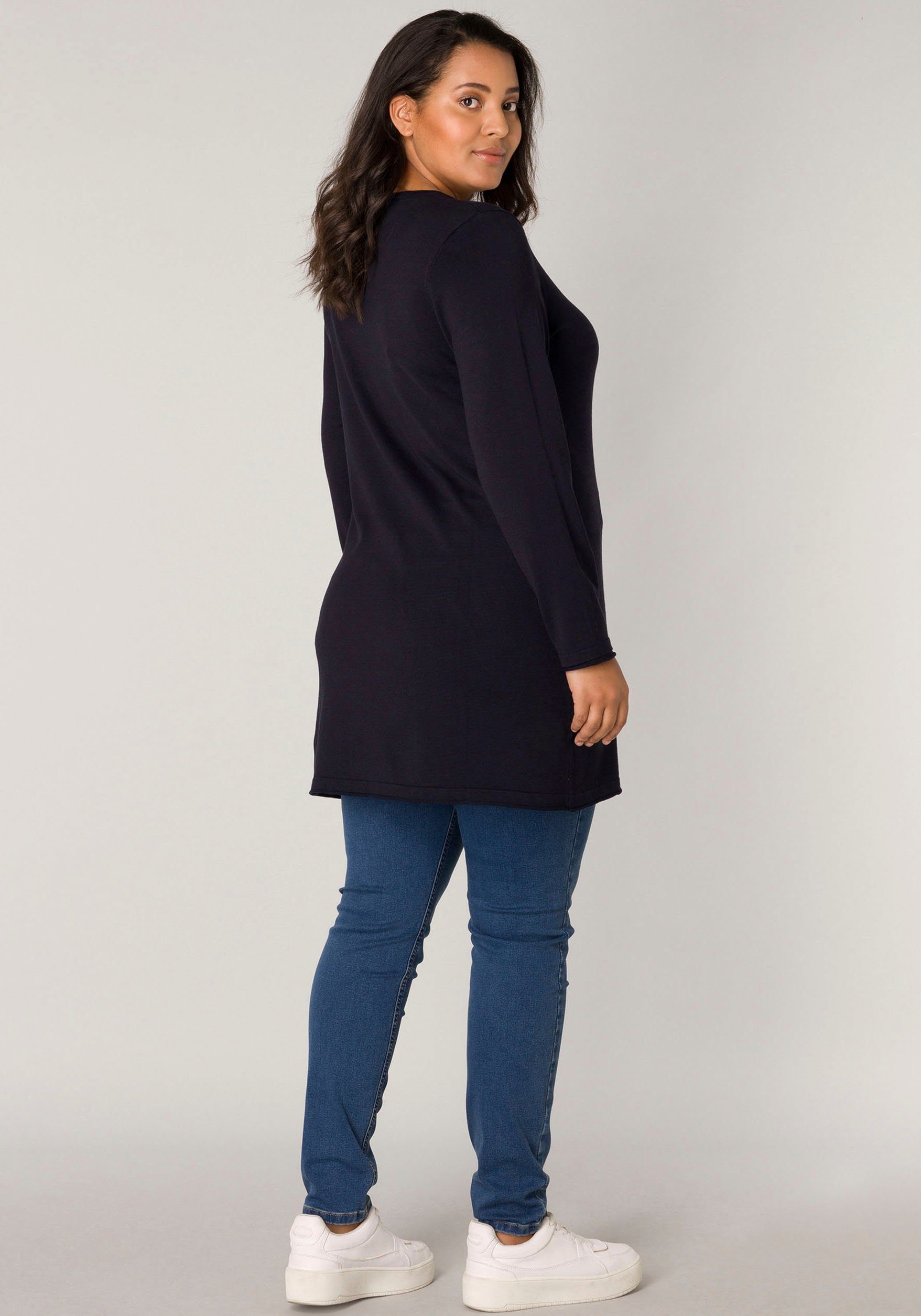 Base Level Curvy Trui met V-hals BAS-ANINE-LONG Fijntricotkwaliteit