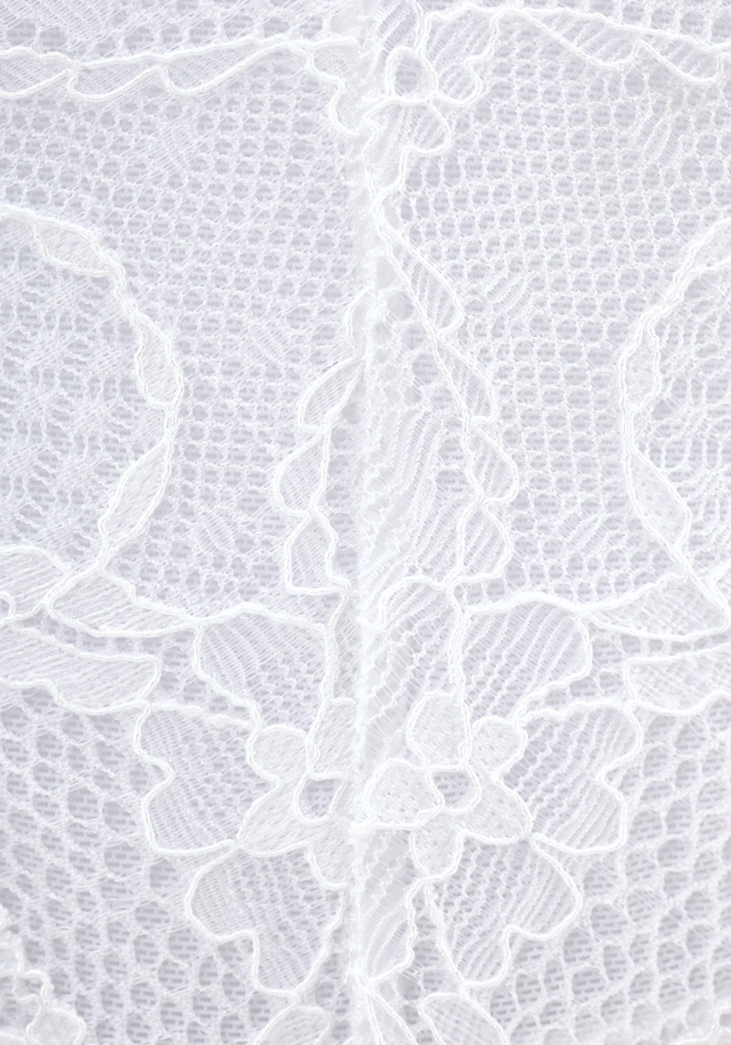 Lascana String Premium Dessous van delicate kant met fijne decoratieve strik en accessoire