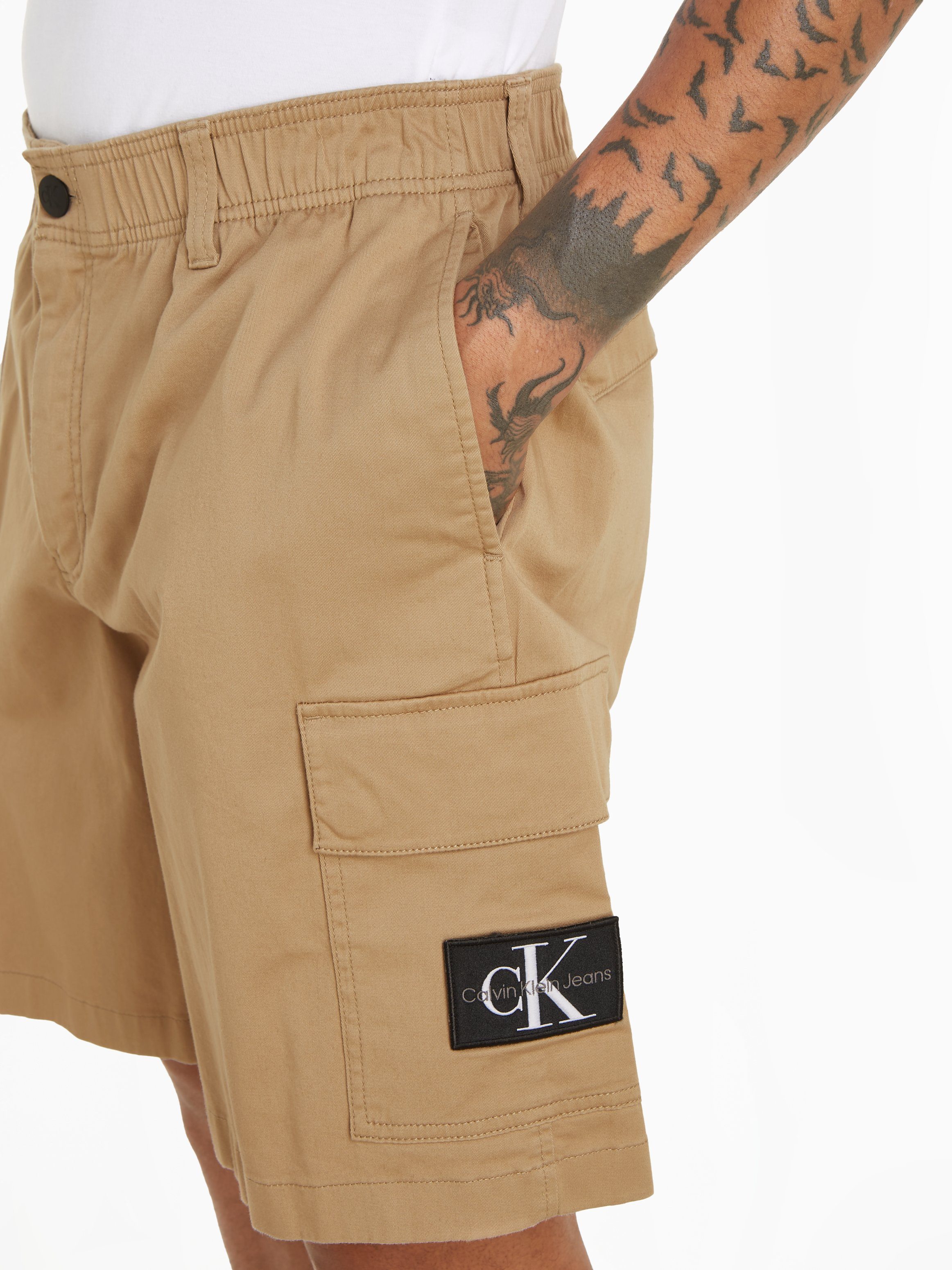 Calvin Klein Cargobroek CARGO SHORT met logopatch