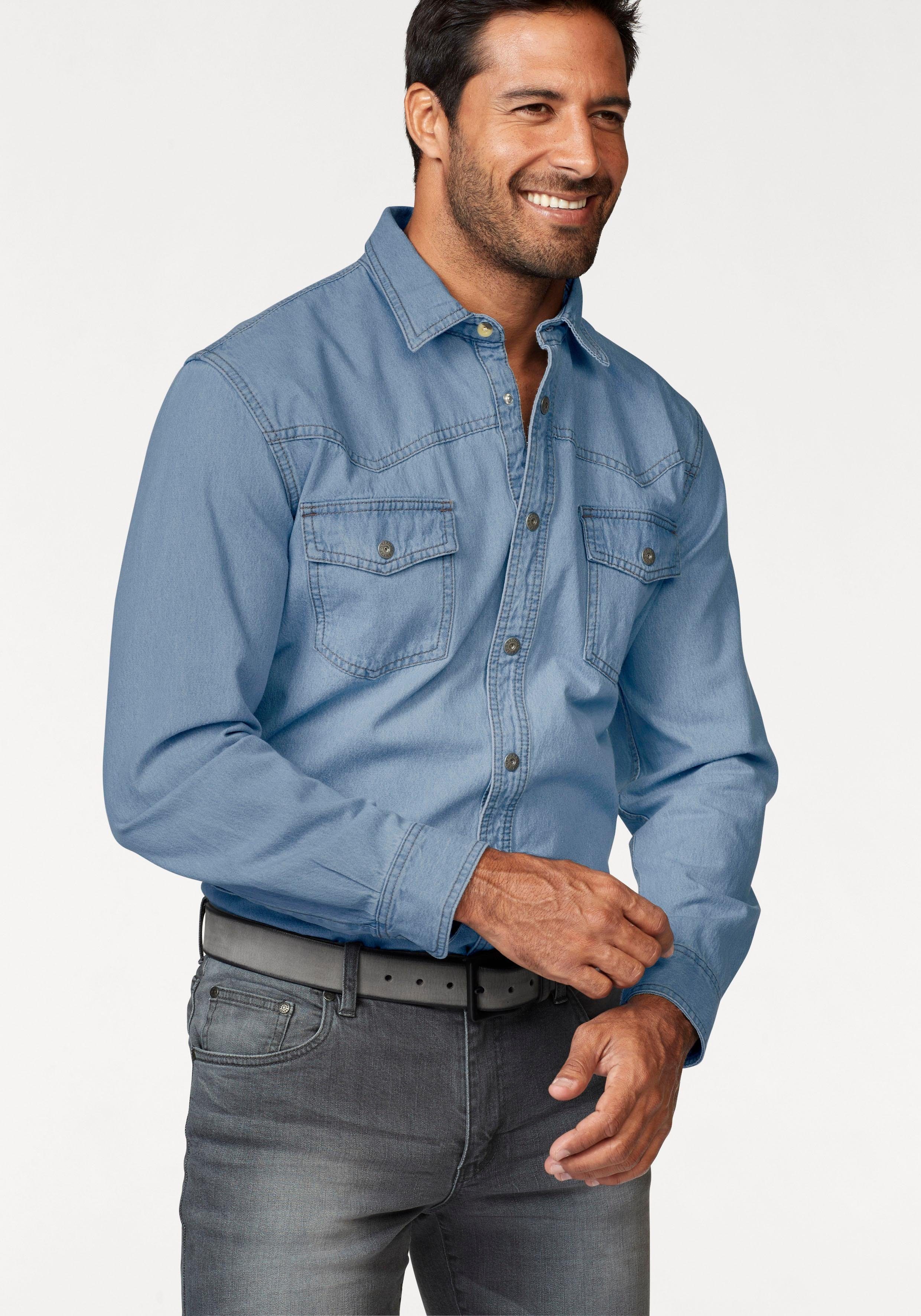 Джинсовые рубашки большие размеры. Рубашка мужская джинсовая. Джинсы с рубашкой. Мужская джинсовая рубашка с длинным рукавом. Мужчина в рубашке.