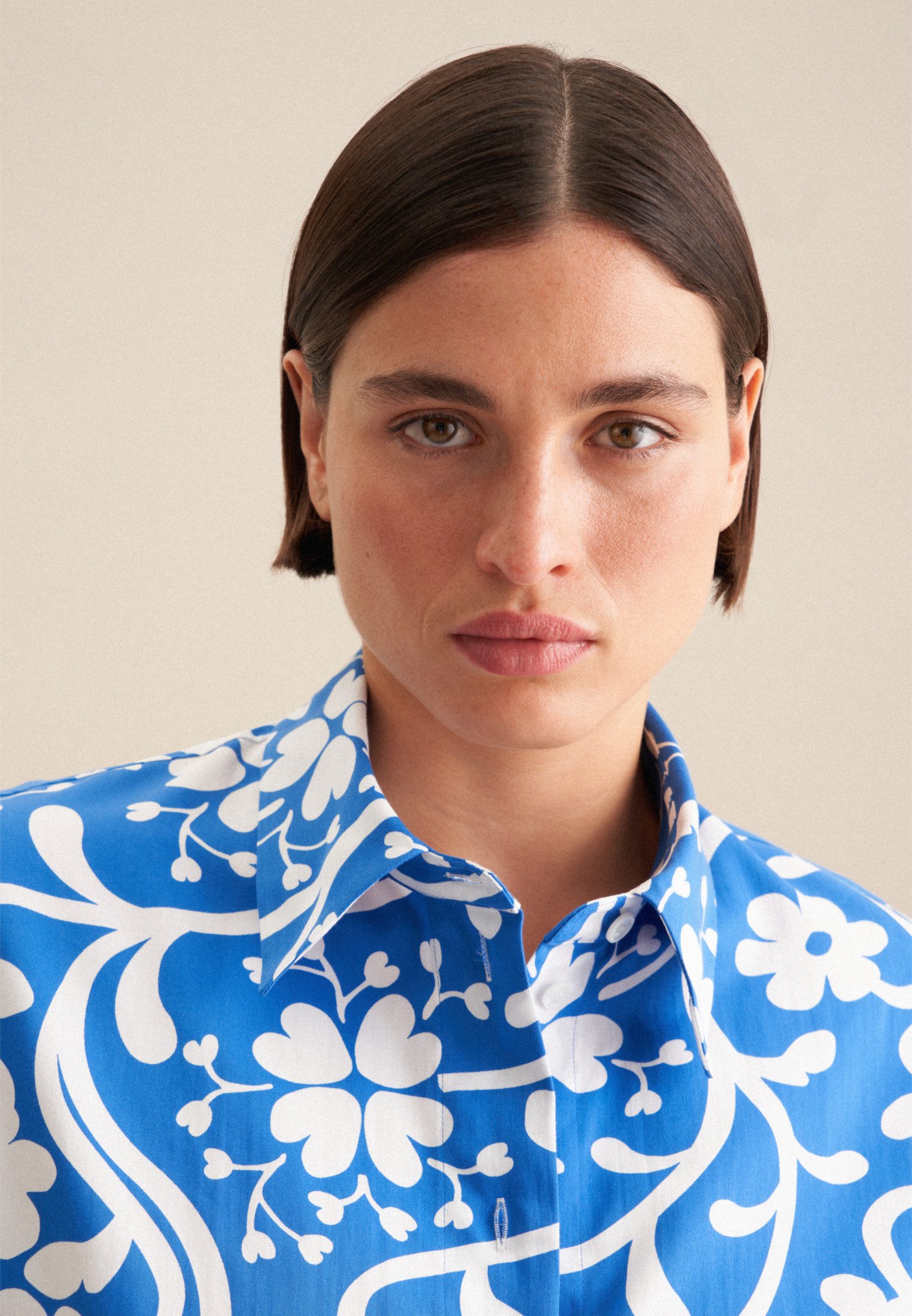 seidensticker Overhemdblouse Zwarte roos Korte mouwen kraag print