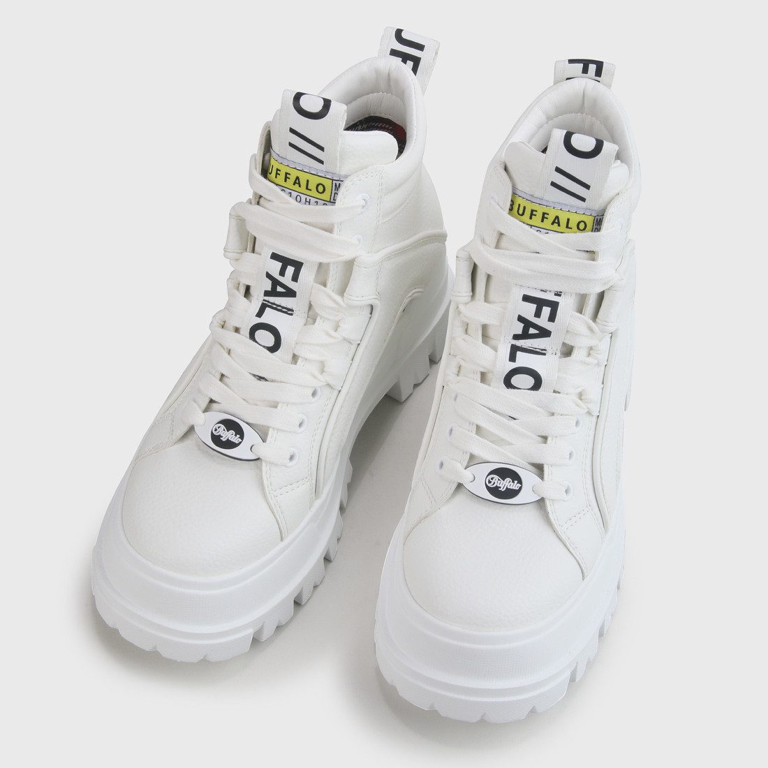 Buffalo Hoge veterschoenen ASPHA NC MID in eenkleurige look