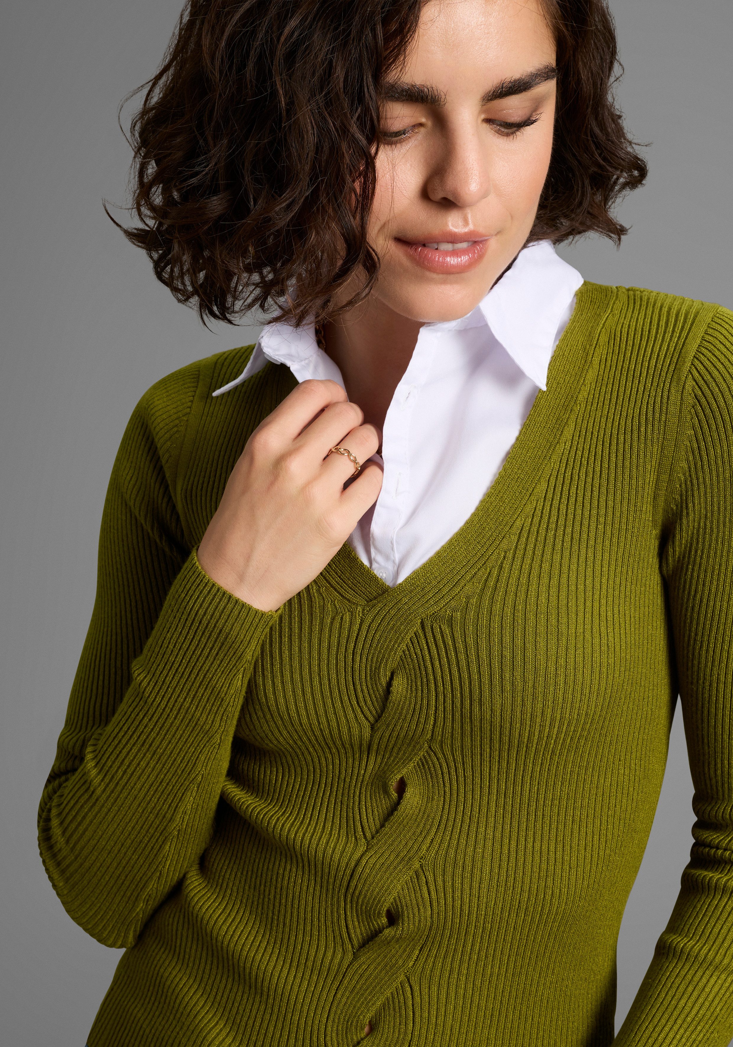 Laura Scott Trui met V-hals met kabelmotief - nieuwe collectie