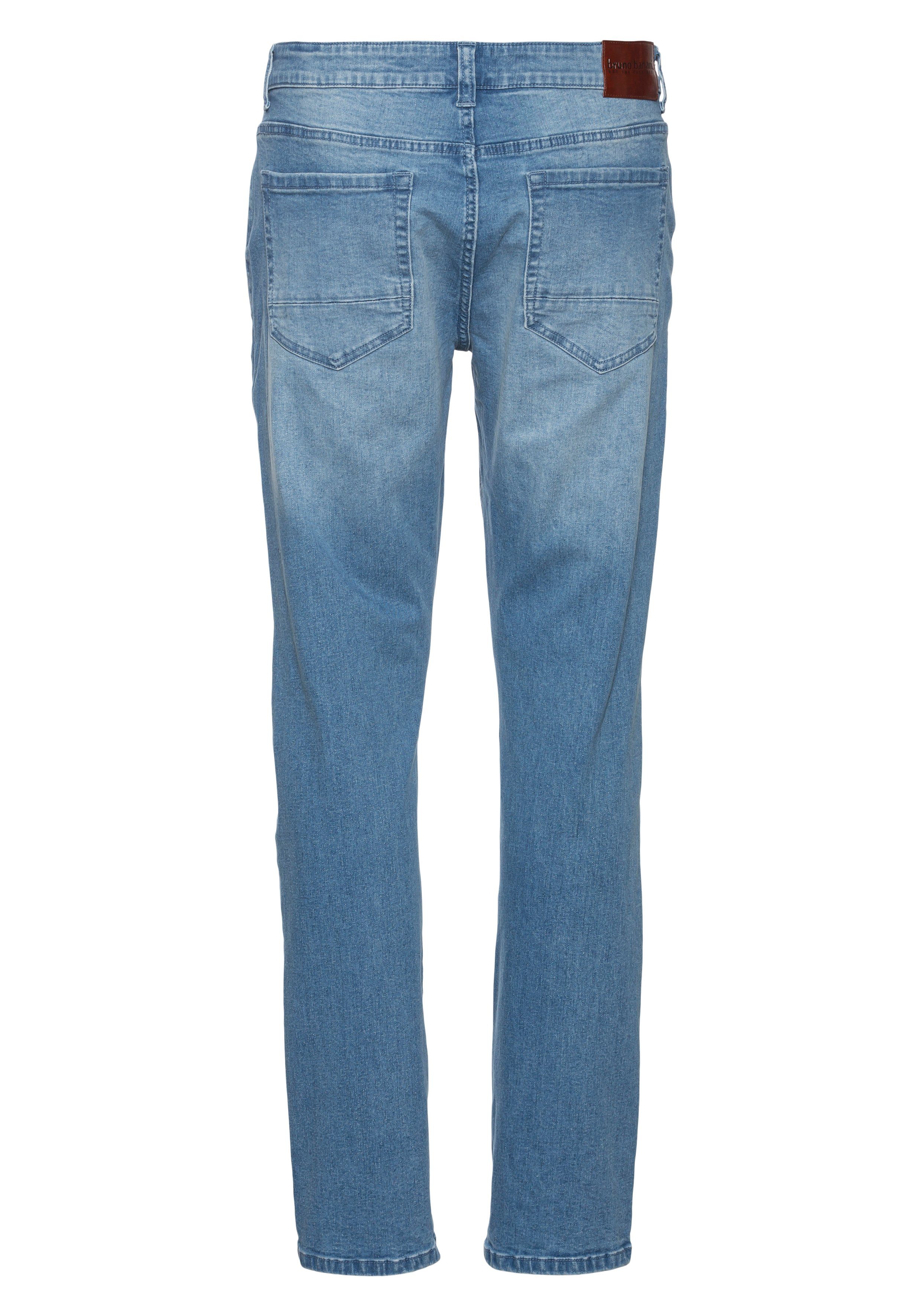 Bruno Banani Straight jeans Hutch rechte broekspijpen, gedeeltelijk met modieuze destroyed-effecten,