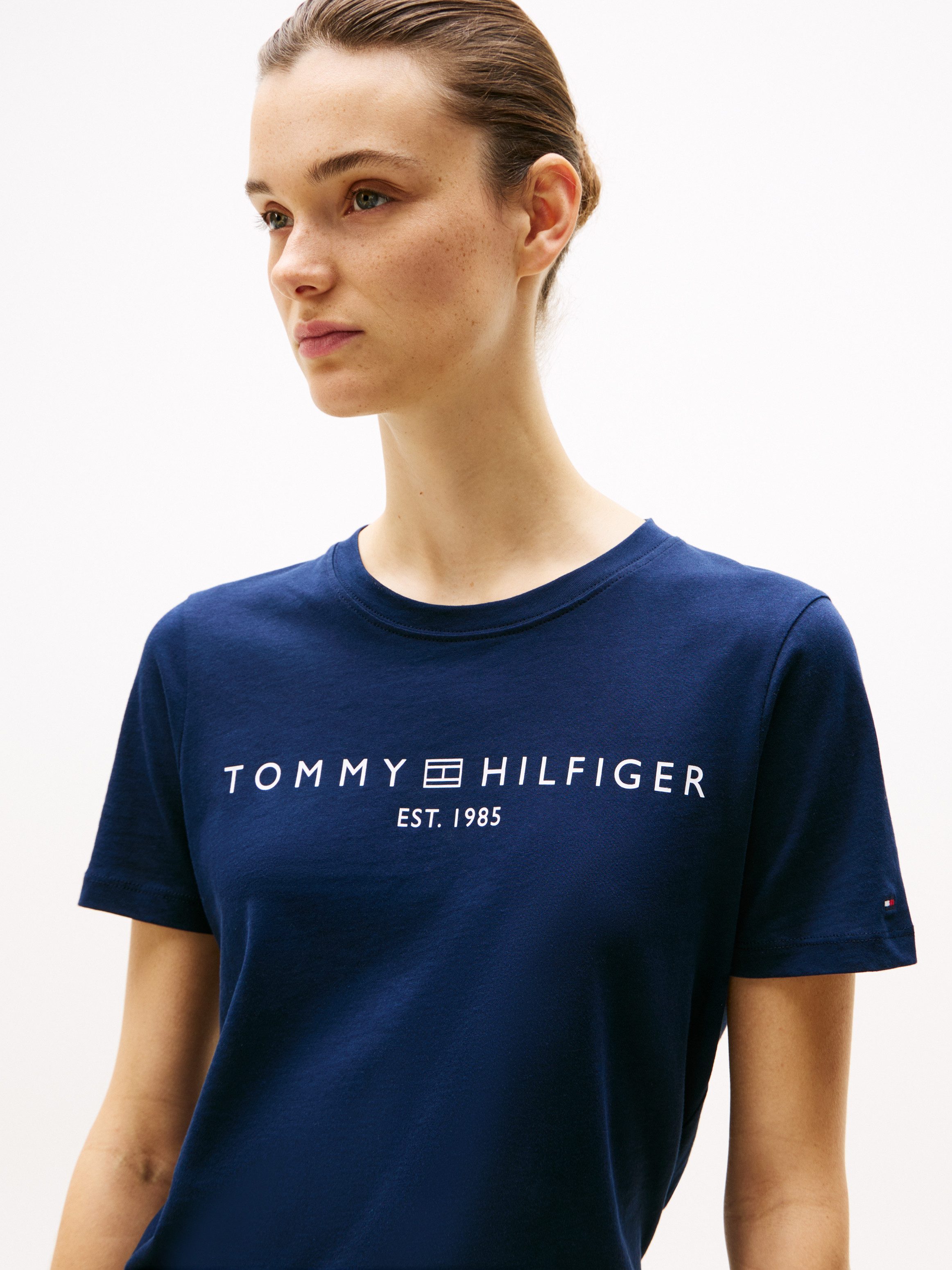 Tommy Hilfiger T-shirt REG CORP LOGO C-NK SS met een logo-opschrift