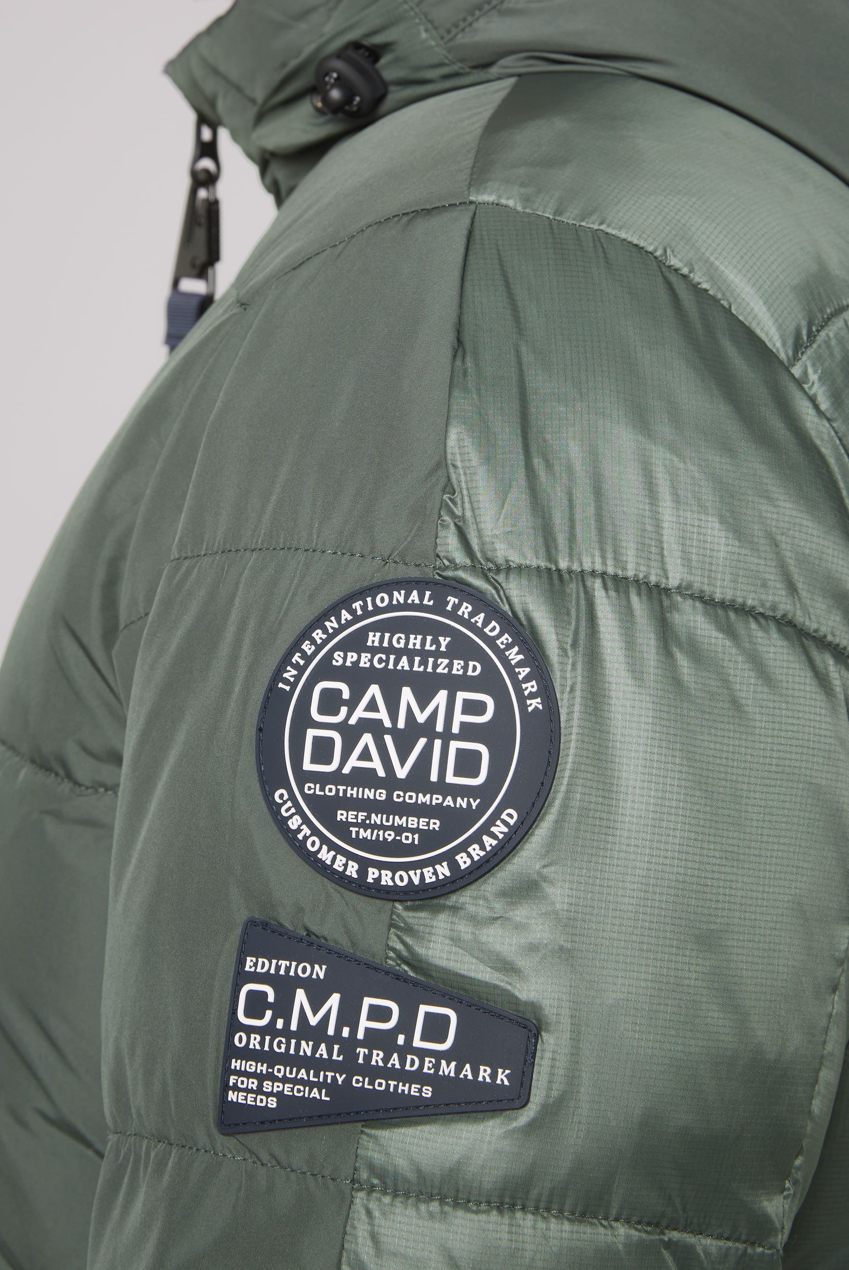 CAMP DAVID Gewatteerde jas met afneembare capuchon
