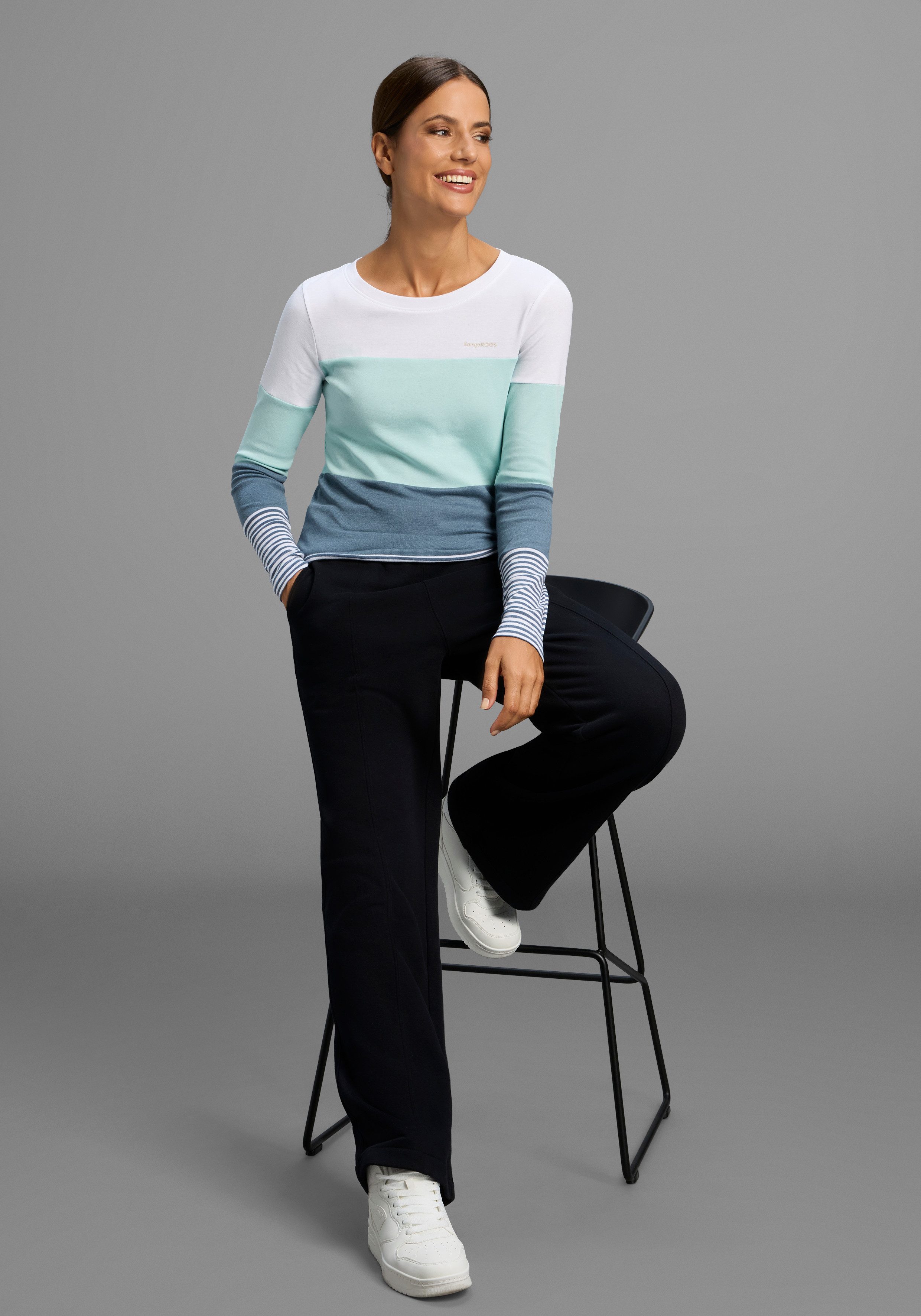KangaROOS Longsleeve met lange mouwen, figuurvolgende pasvorm, colourblocking-look